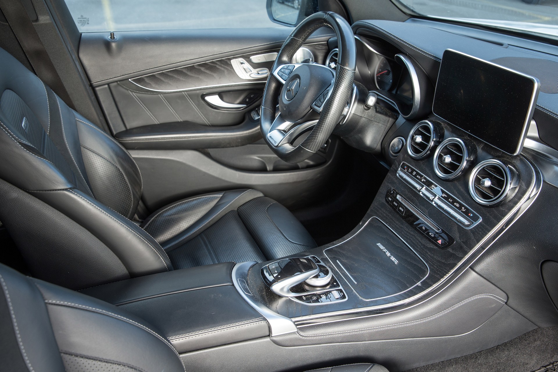 MERCEDES-BENZ GLC 63 S AMG Edition 1 4Matic+ 9G-Tronic-image-9
