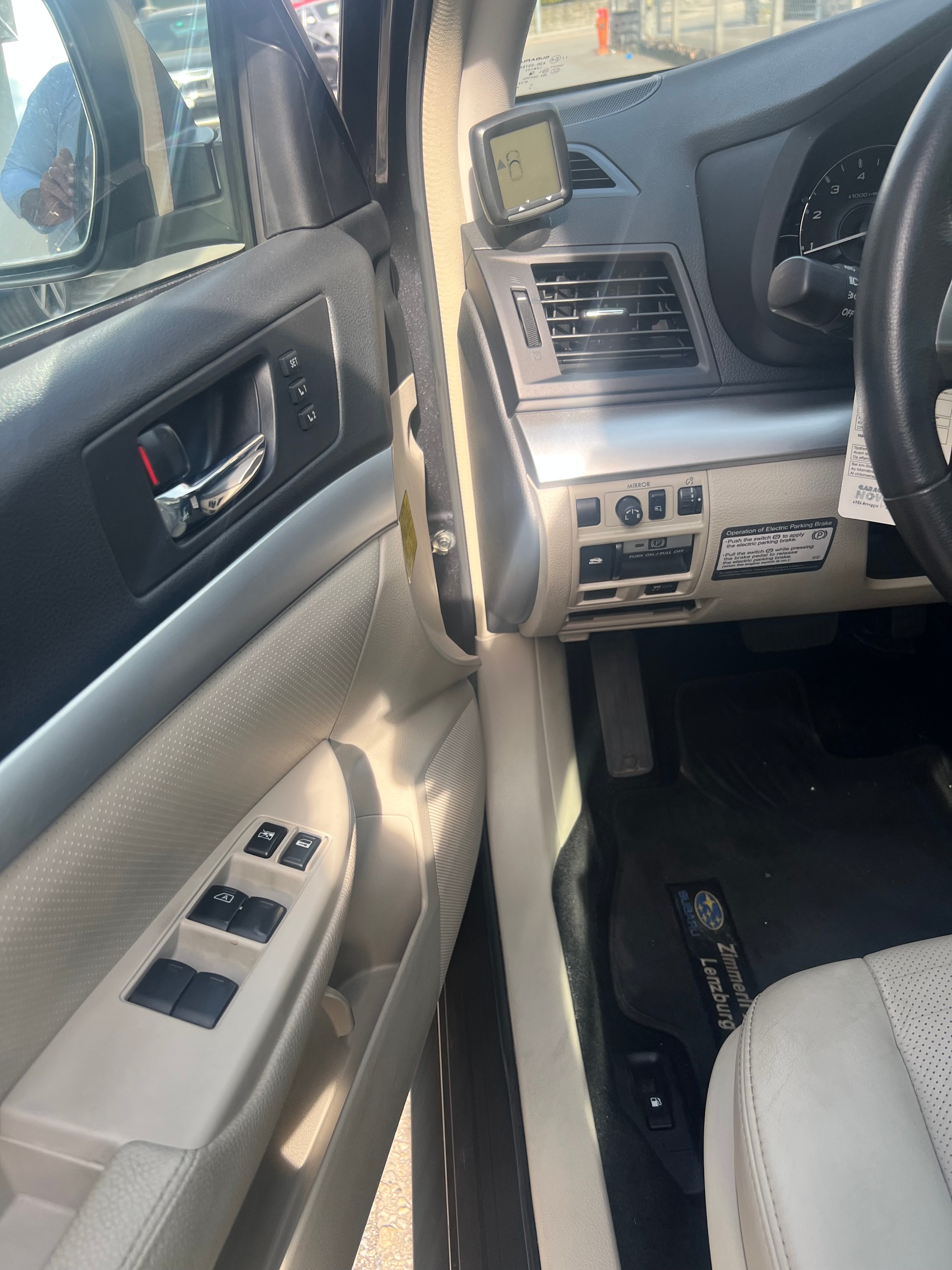 SUBARU Outback 2.5i Limited AWD Lineartronic-image-11