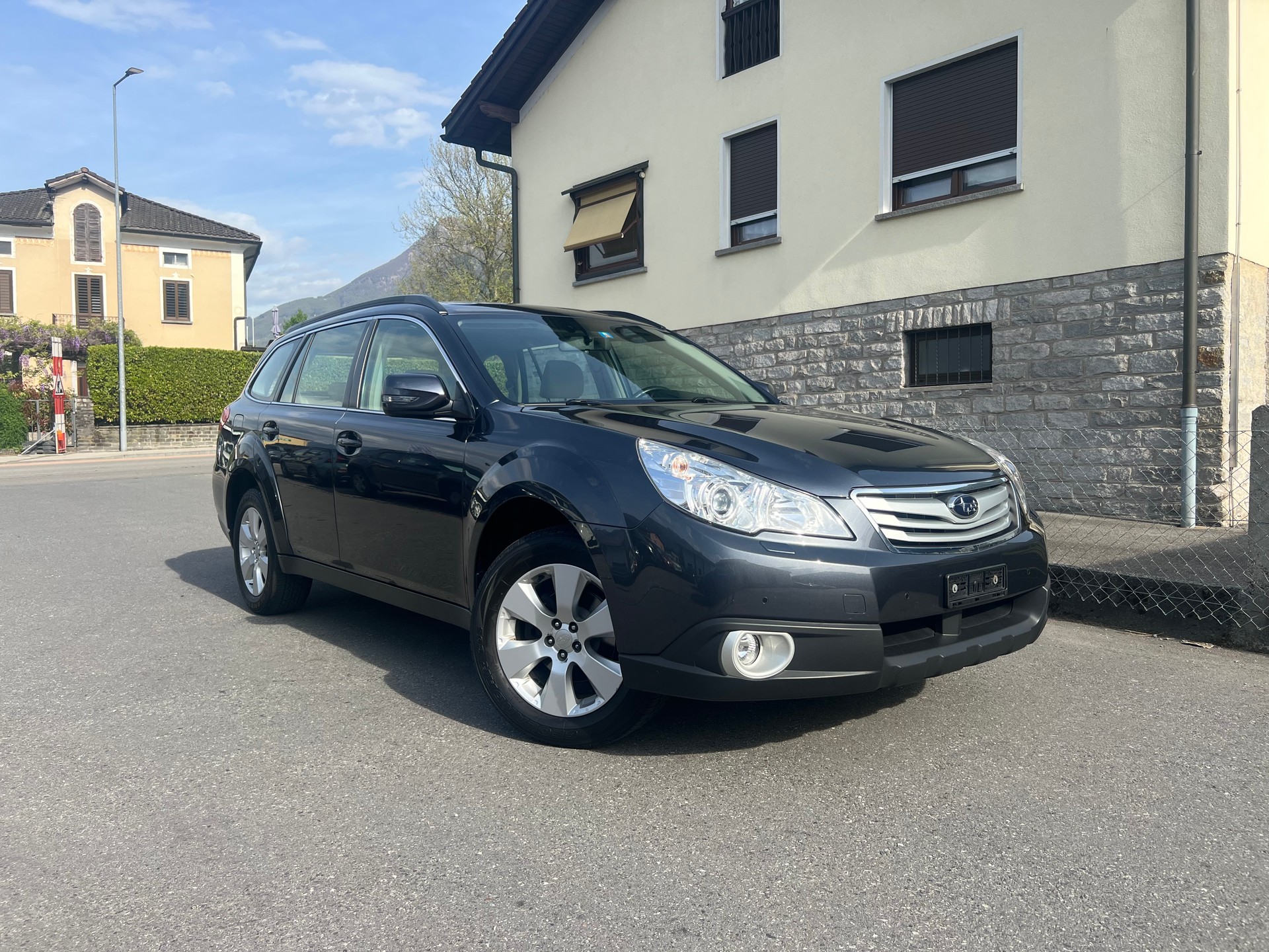 SUBARU Outback 2.5i Limited AWD Lineartronic-image-3