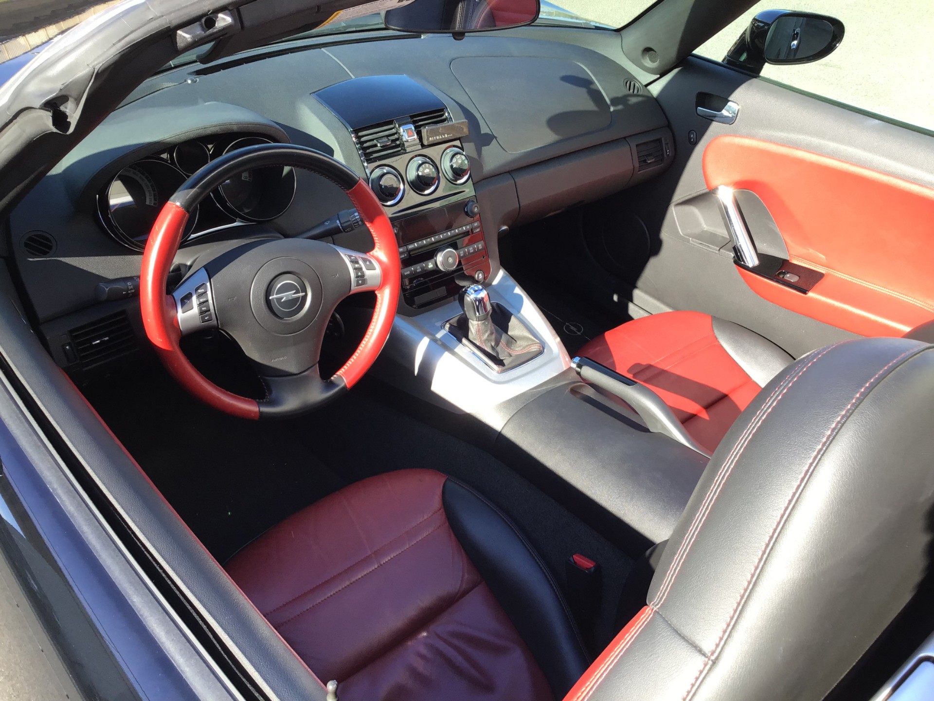 OPEL GT 2.0 Turbo-image-7
