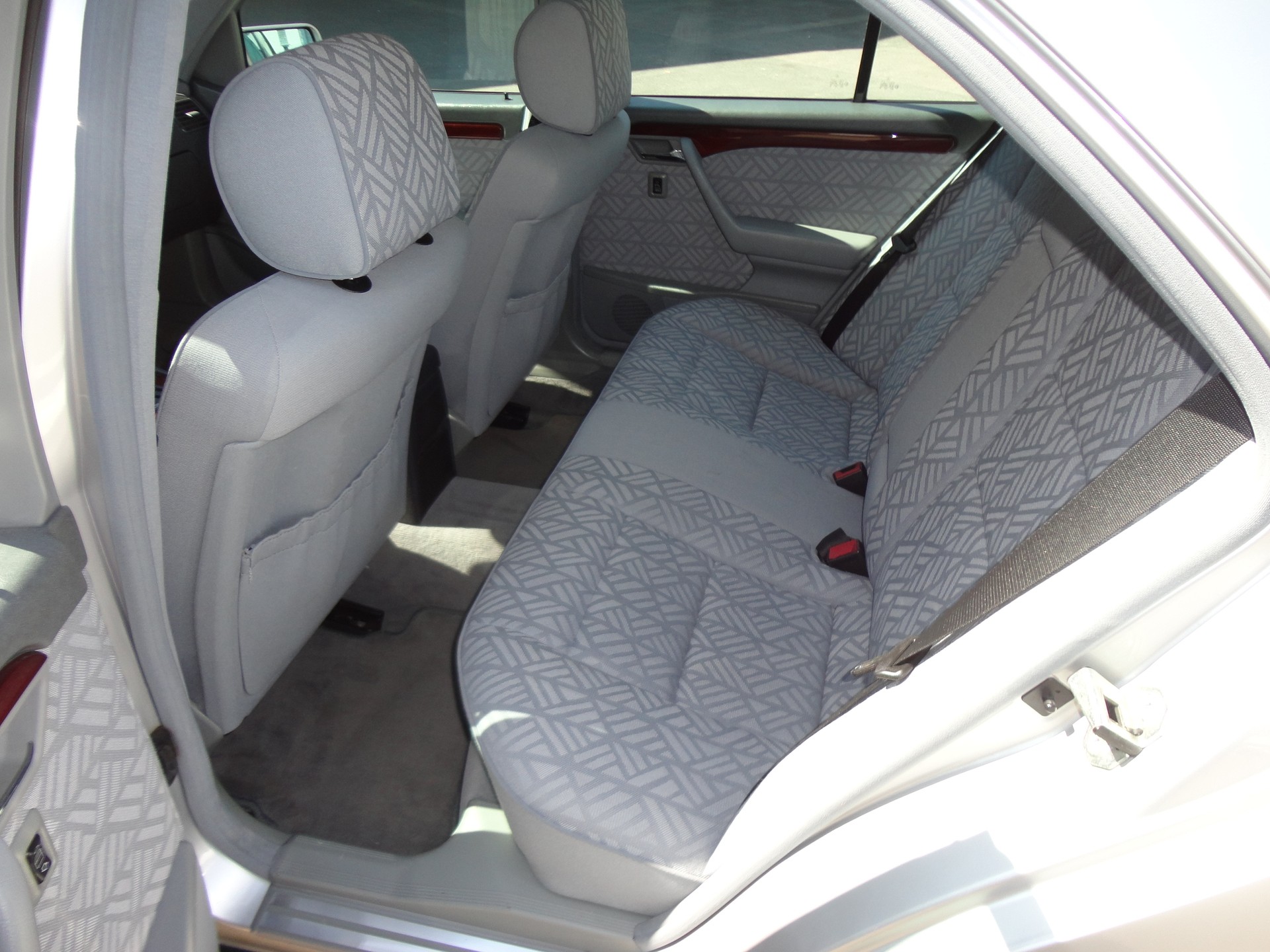 MERCEDES-BENZ C 220 Elégance-image-7