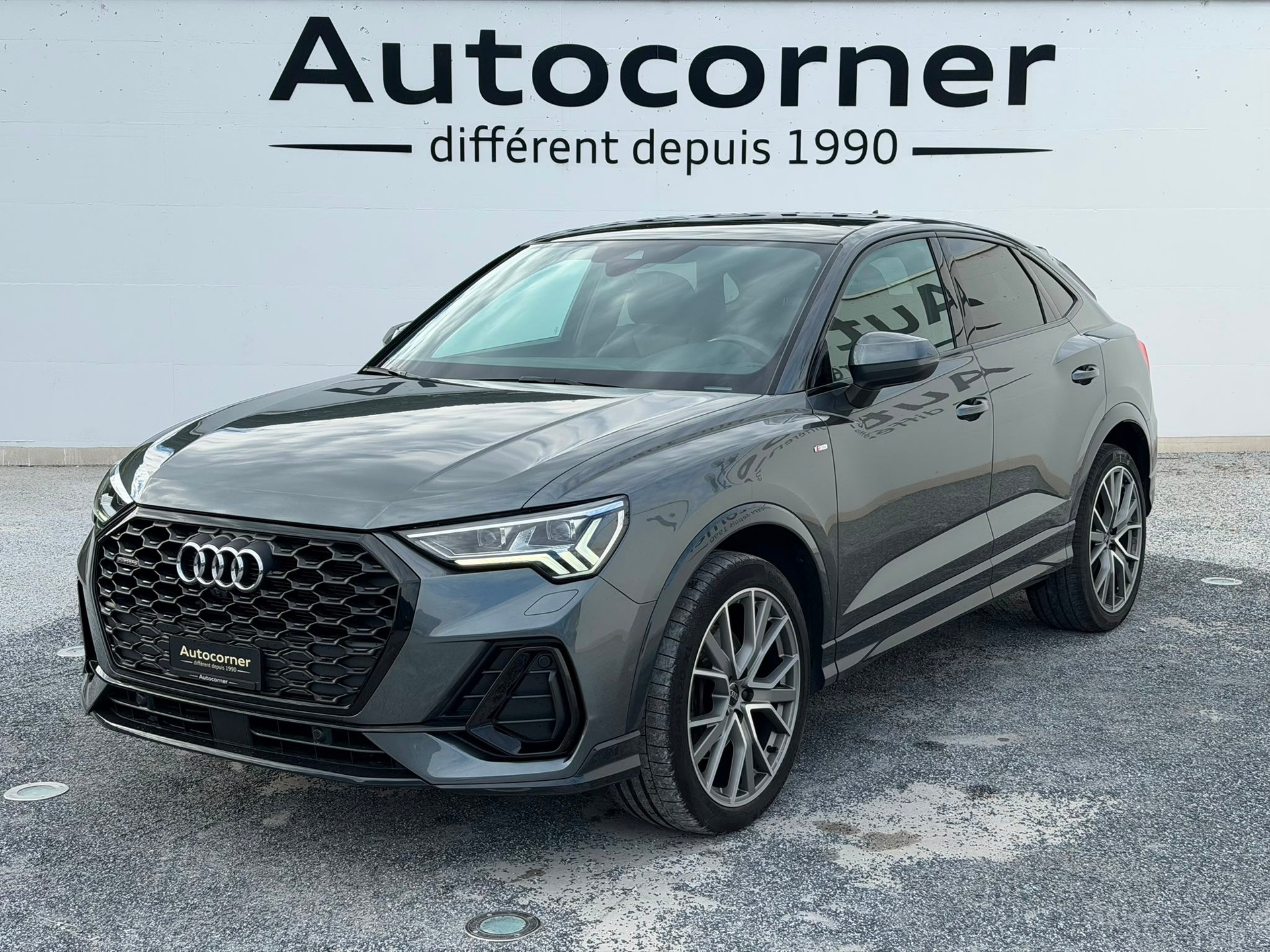 AUDI Q3 Sportback 40 TFSI S line quattro S-tronic-image-1
