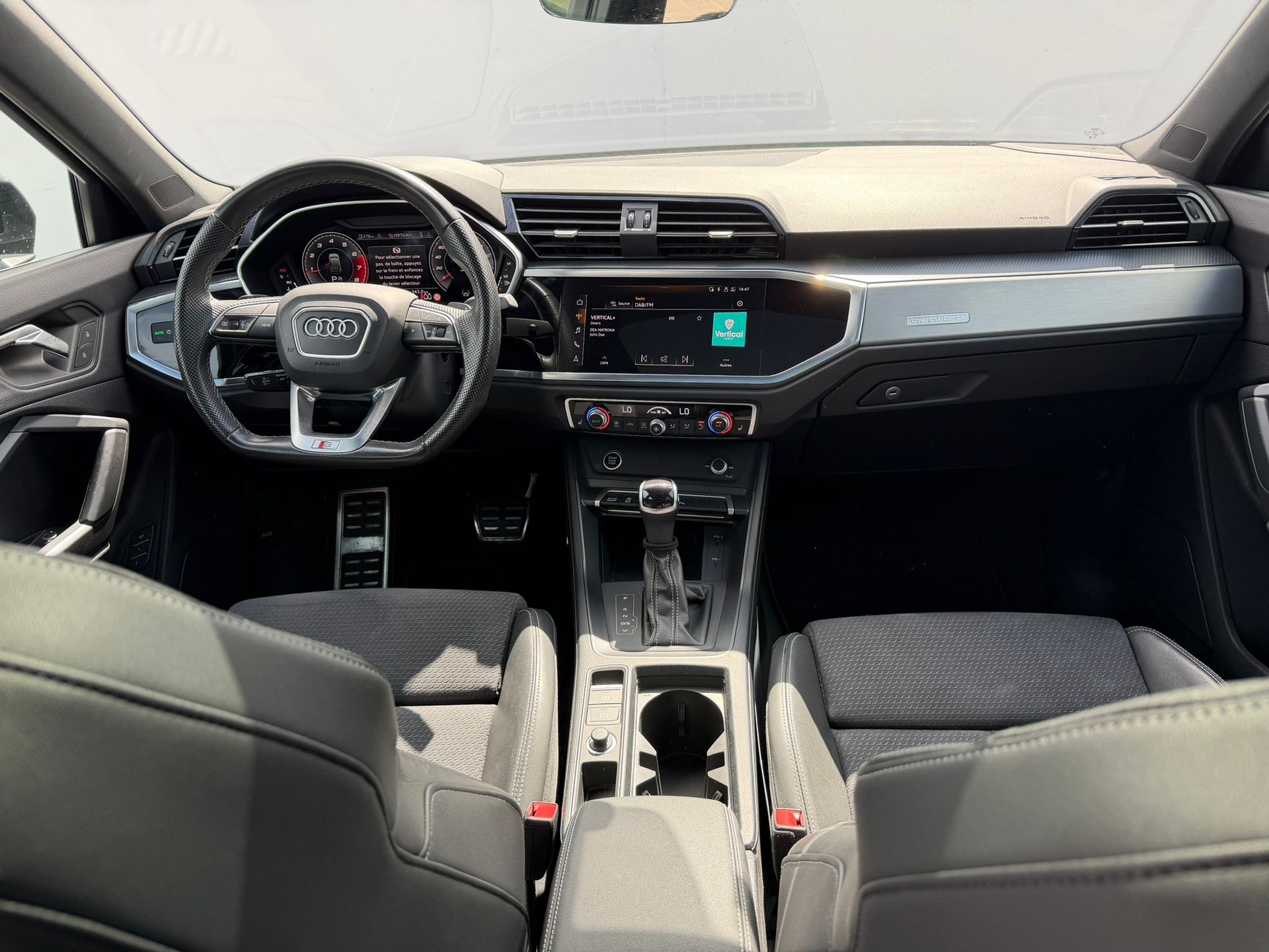 AUDI Q3 Sportback 40 TFSI S line quattro S-tronic-image-7