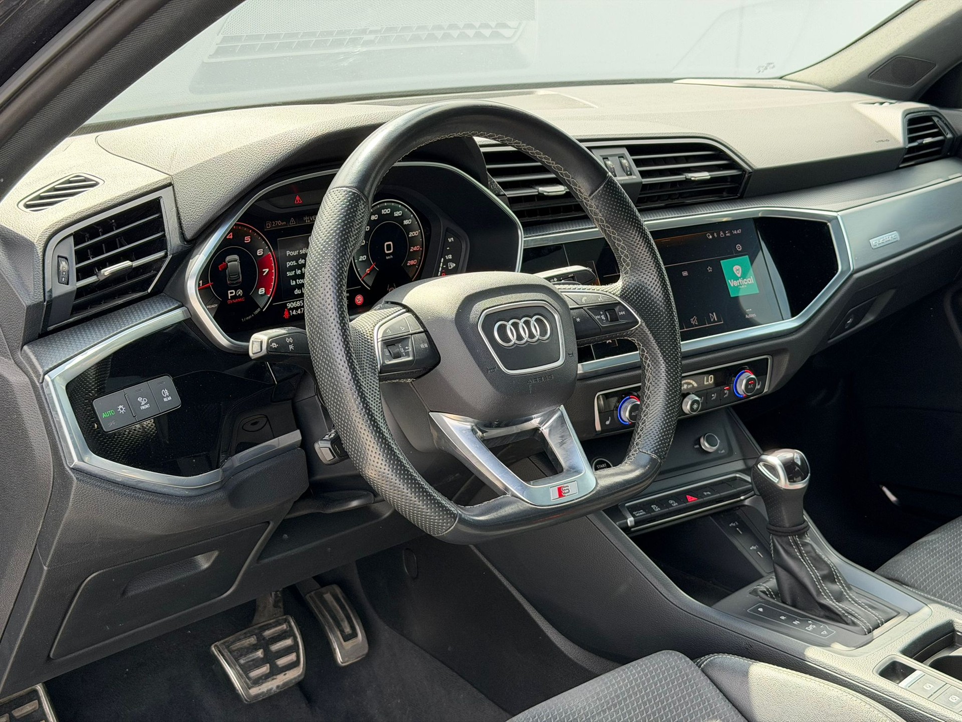 AUDI Q3 Sportback 40 TFSI S line quattro S-tronic-image-8