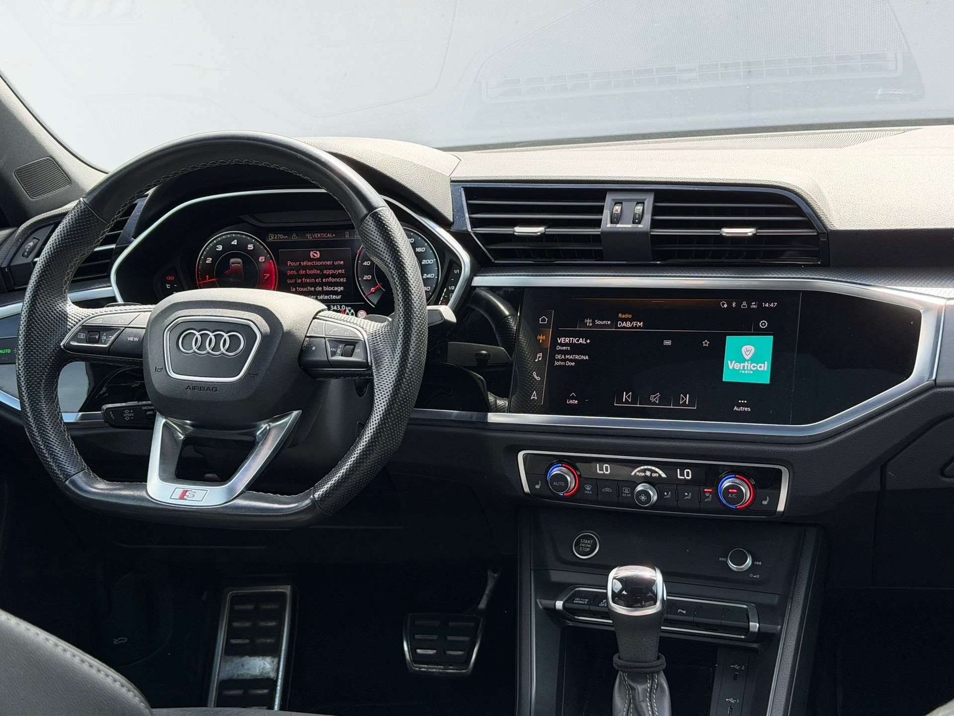 AUDI Q3 Sportback 40 TFSI S line quattro S-tronic-image-9