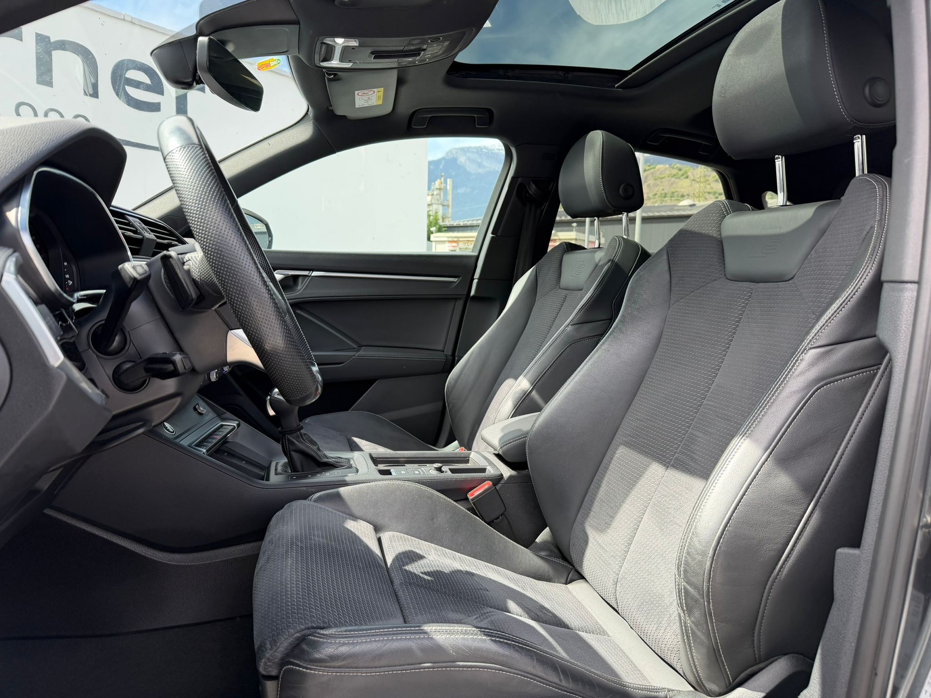 AUDI Q3 Sportback 40 TFSI S line quattro S-tronic-image-4