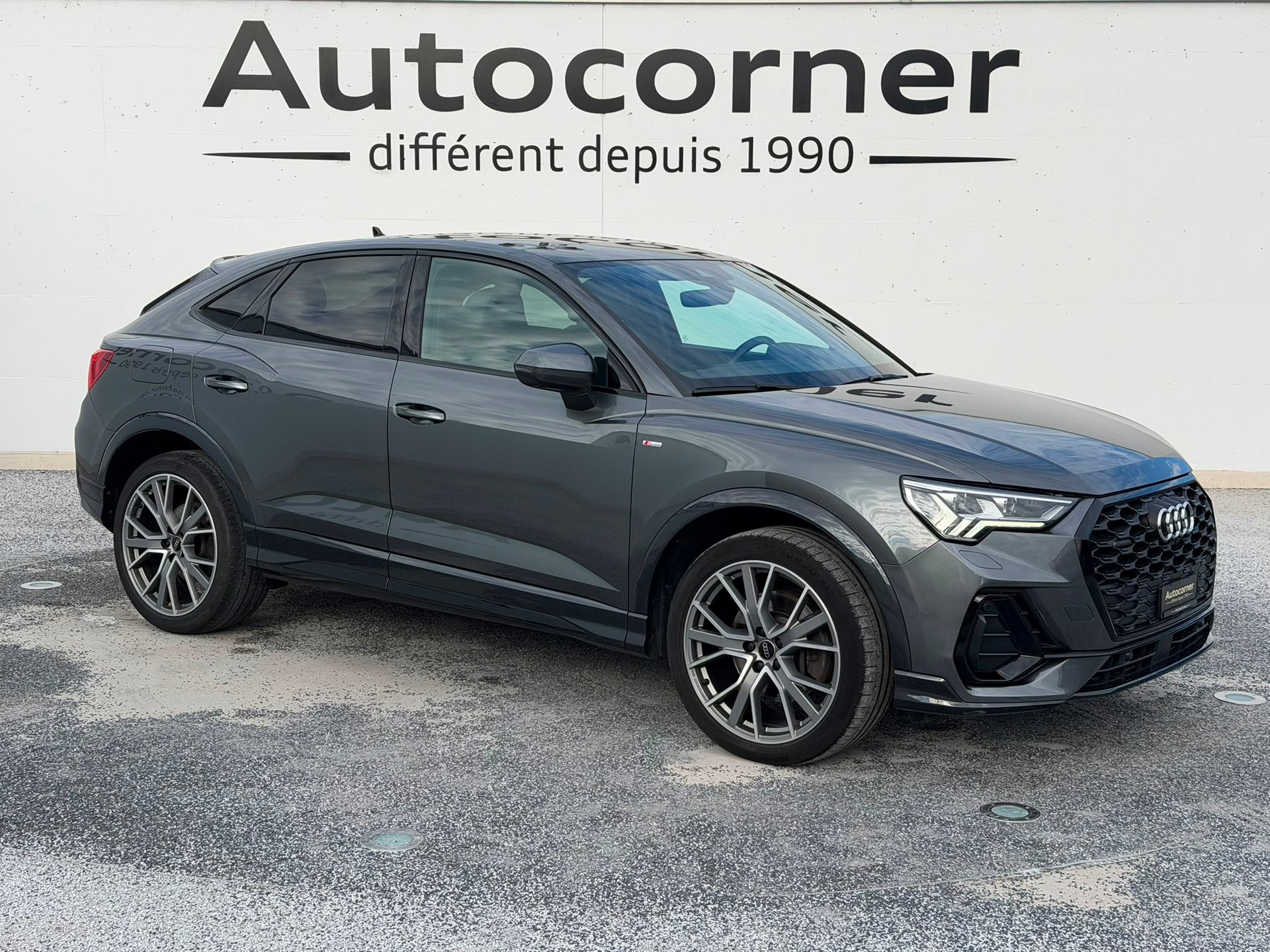 AUDI Q3 Sportback 40 TFSI S line quattro S-tronic-image-0
