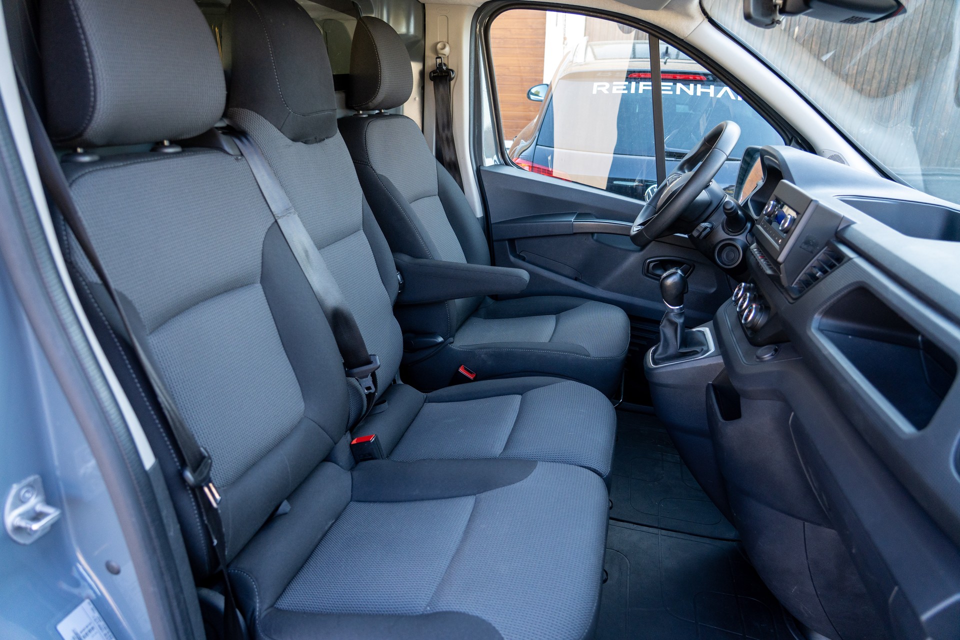 RENAULT Trafic 2.0 Blue dCi 150 Advance L2H1 EDC EN-image-16