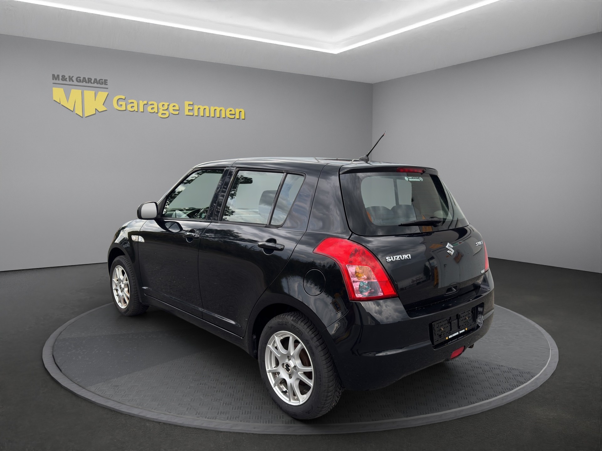 SUZUKI Swift 1.3i 16V GL Top 4x4-image-2