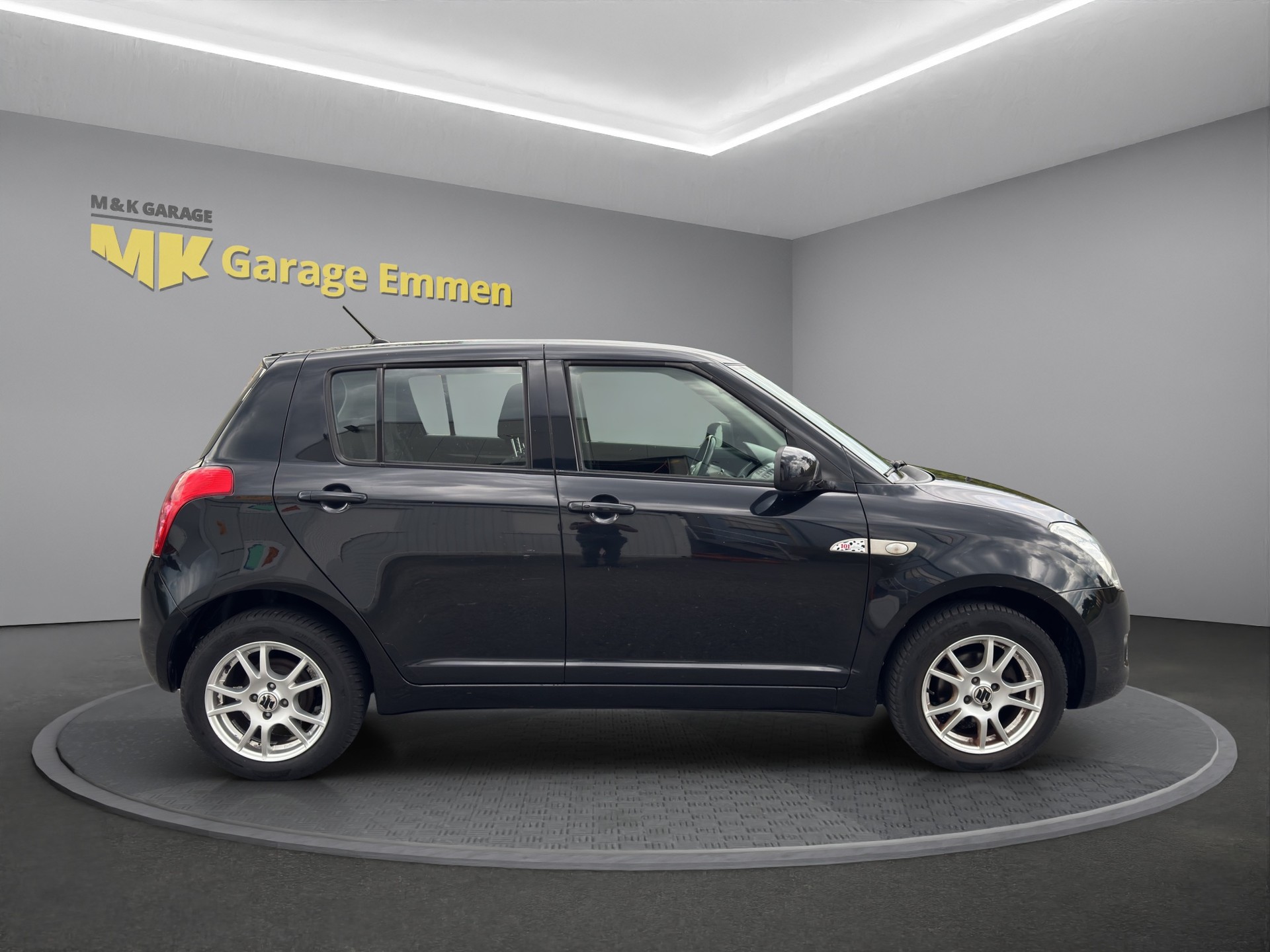 SUZUKI Swift 1.3i 16V GL Top 4x4-image-5