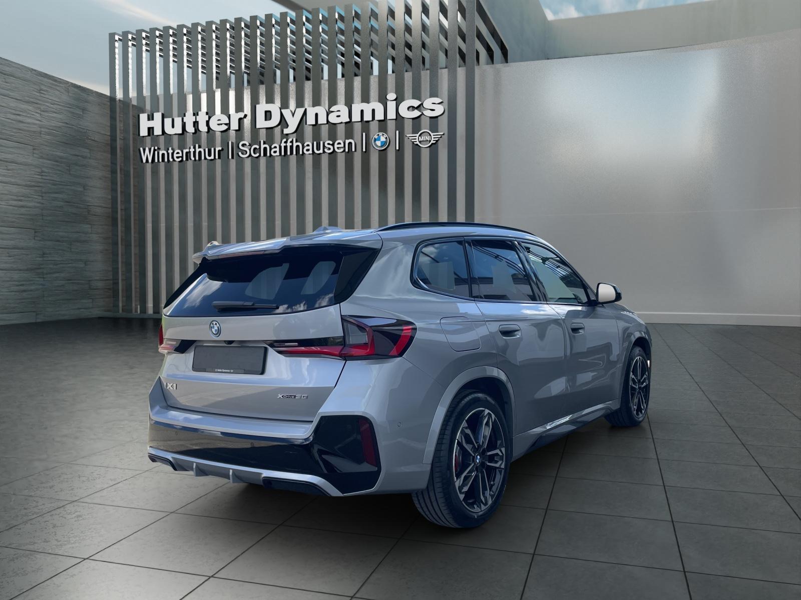 BMW iX1 30 xDrive M Sport Pro-image-4
