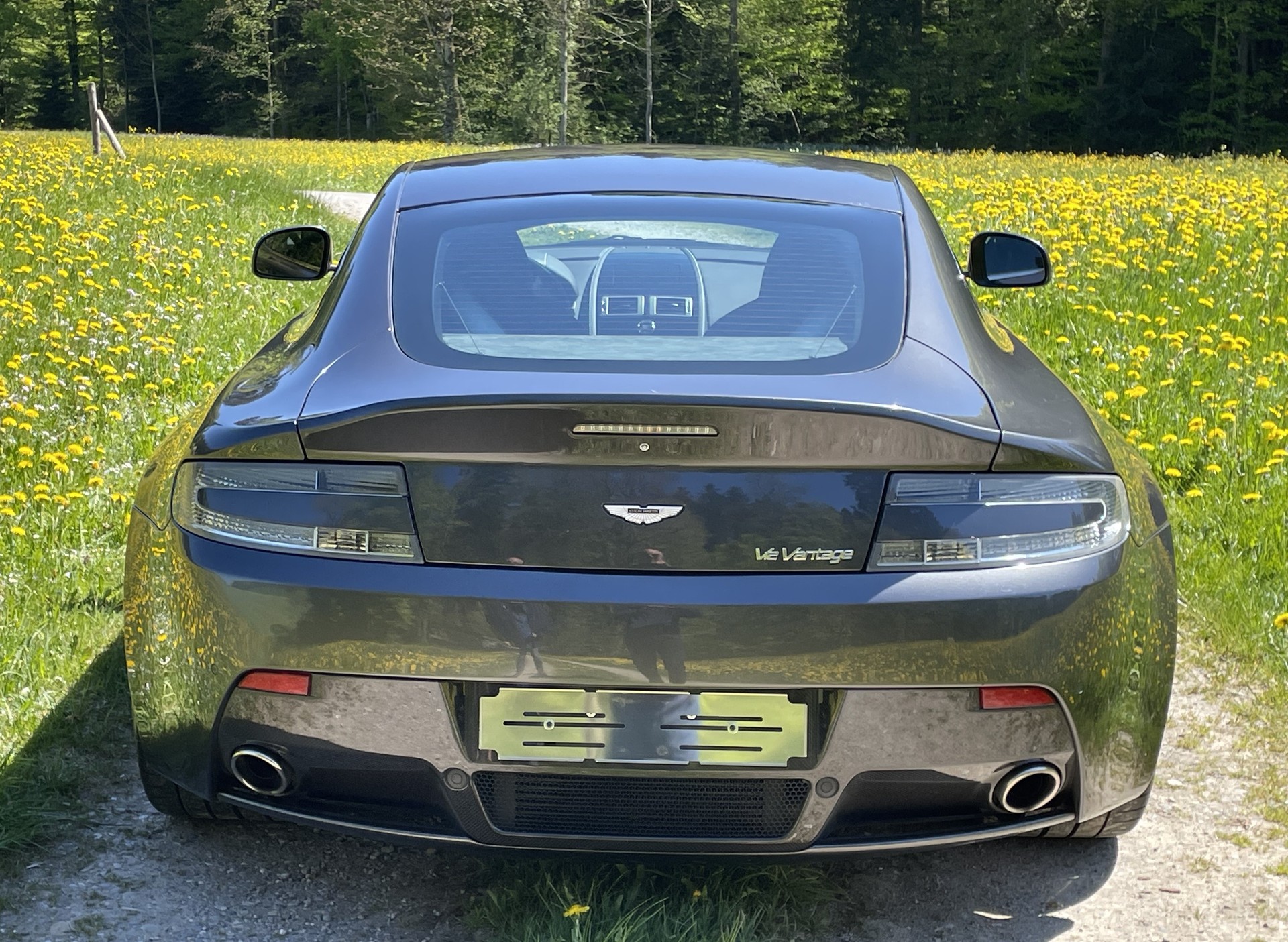 ASTON MARTIN 6.0-image-2