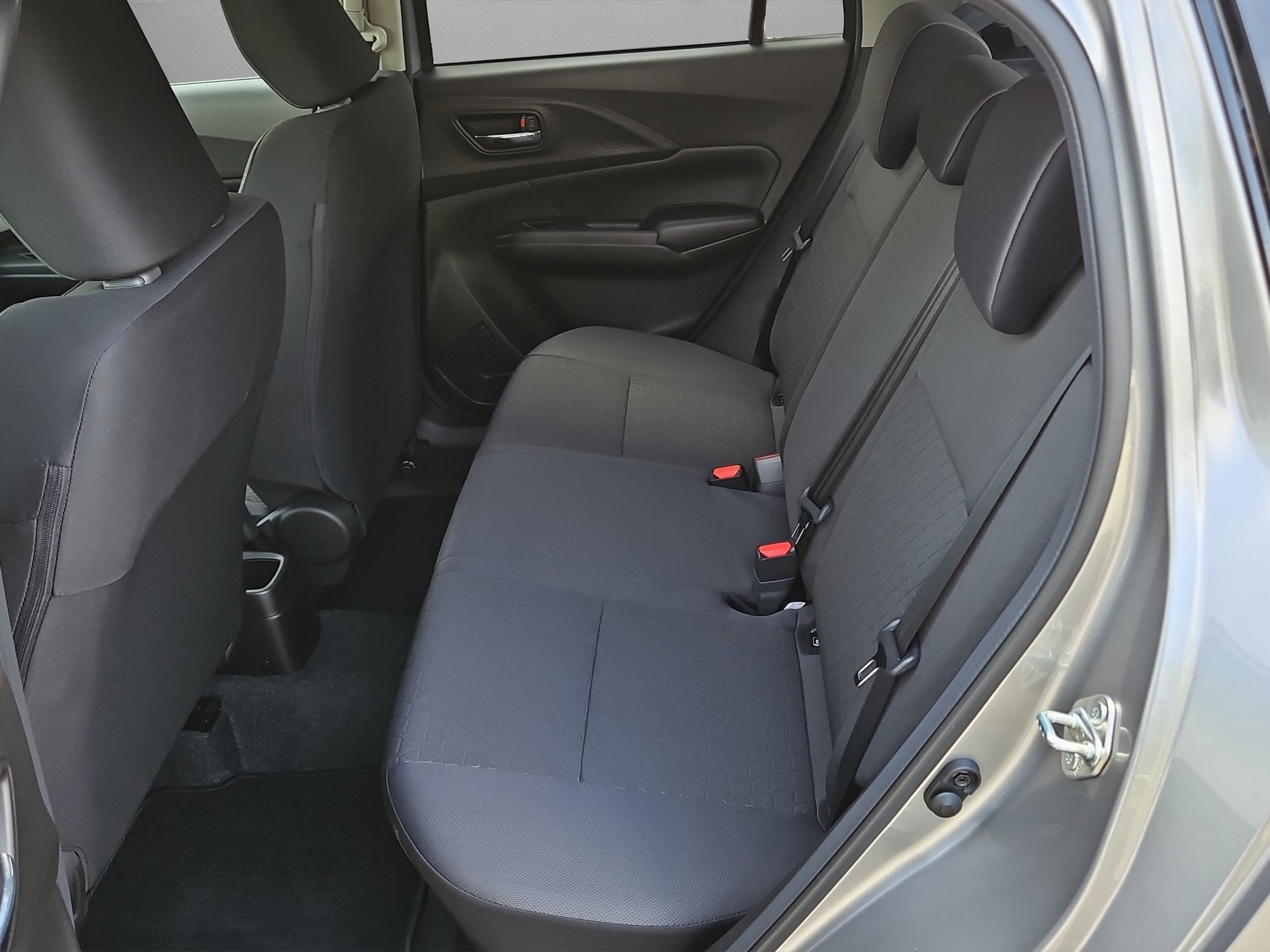 SUZUKI Swift 1.2 Sakura Top Hybrid CVT-image-5