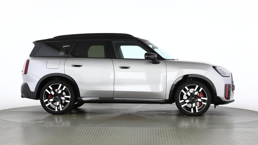 MINI John Cooper Works Countryman ALL4-image-2