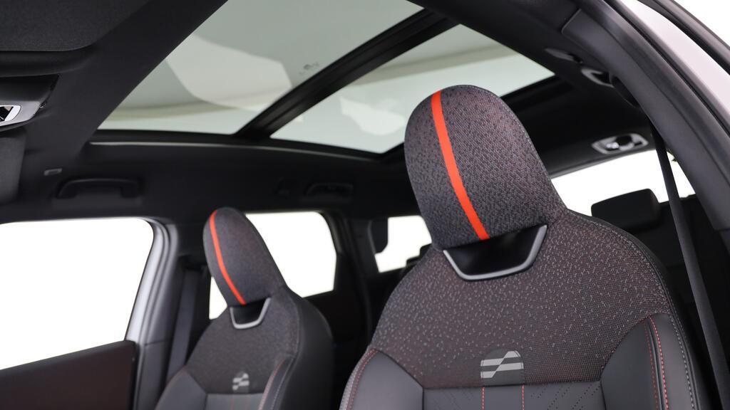 MINI John Cooper Works Countryman ALL4-image-17