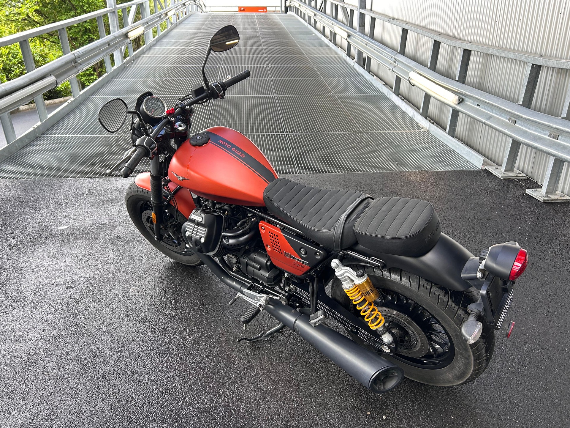MOTO GUZZI V9 Bobber Sport 850 ABS-image-3