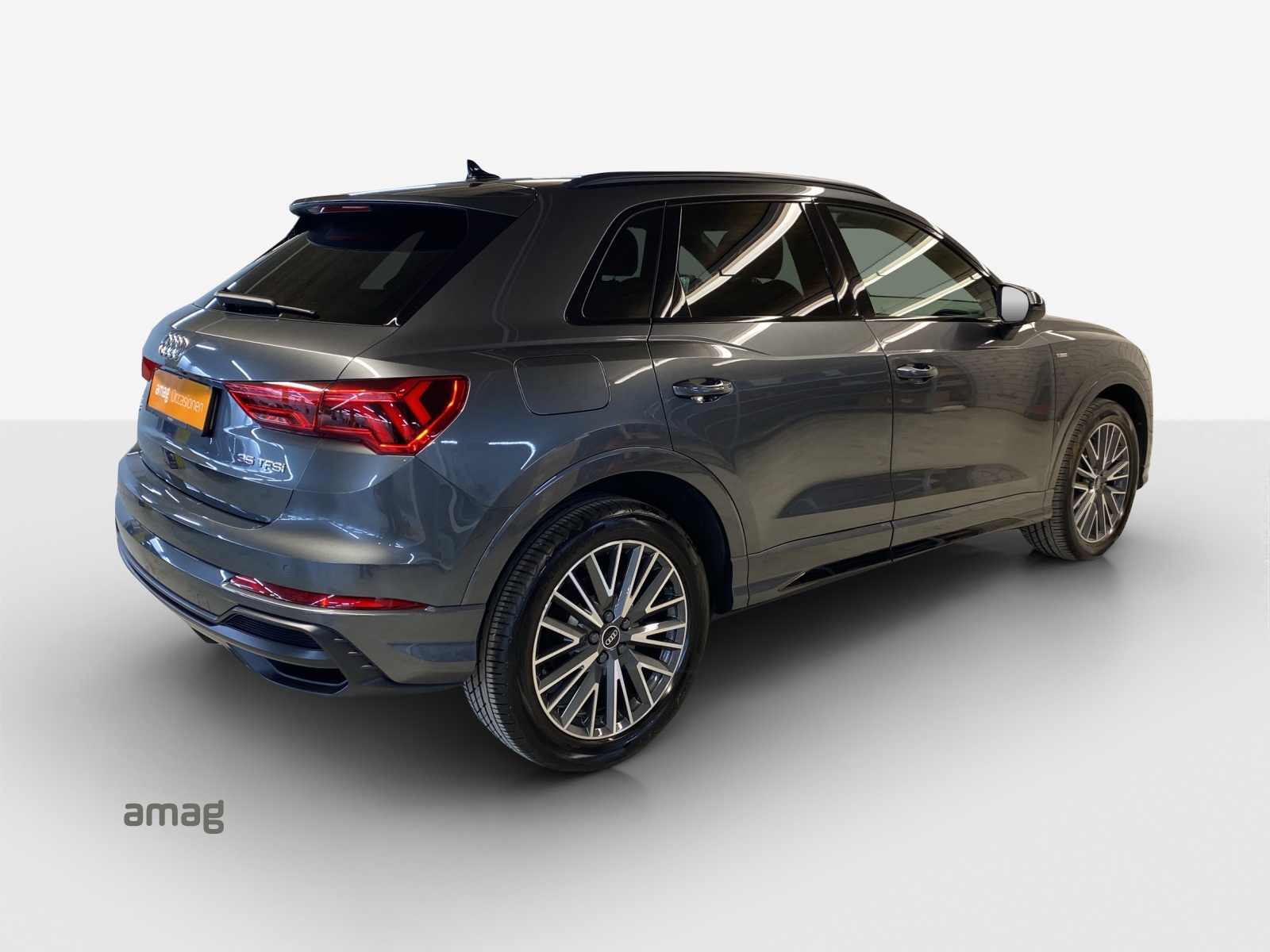 AUDI Q3 35 TFSI S line Attraction S-tronic-image-4