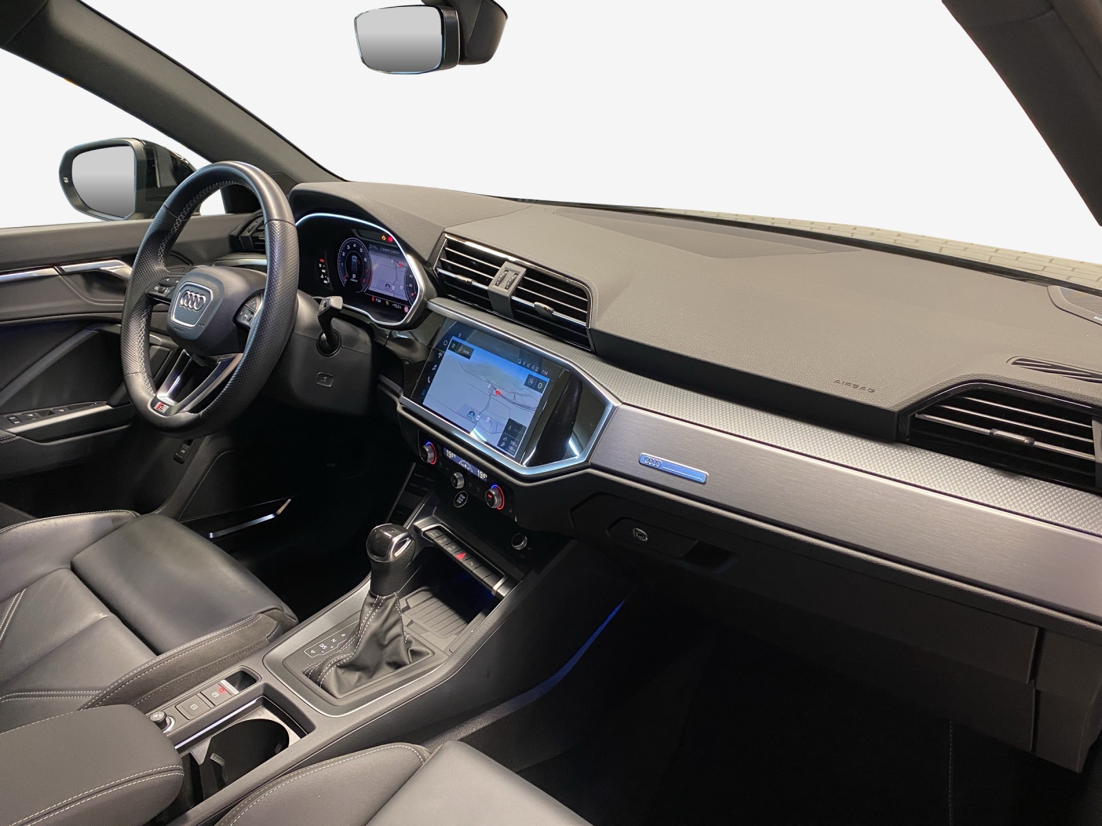 AUDI Q3 35 TFSI S line Attraction S-tronic-image-13