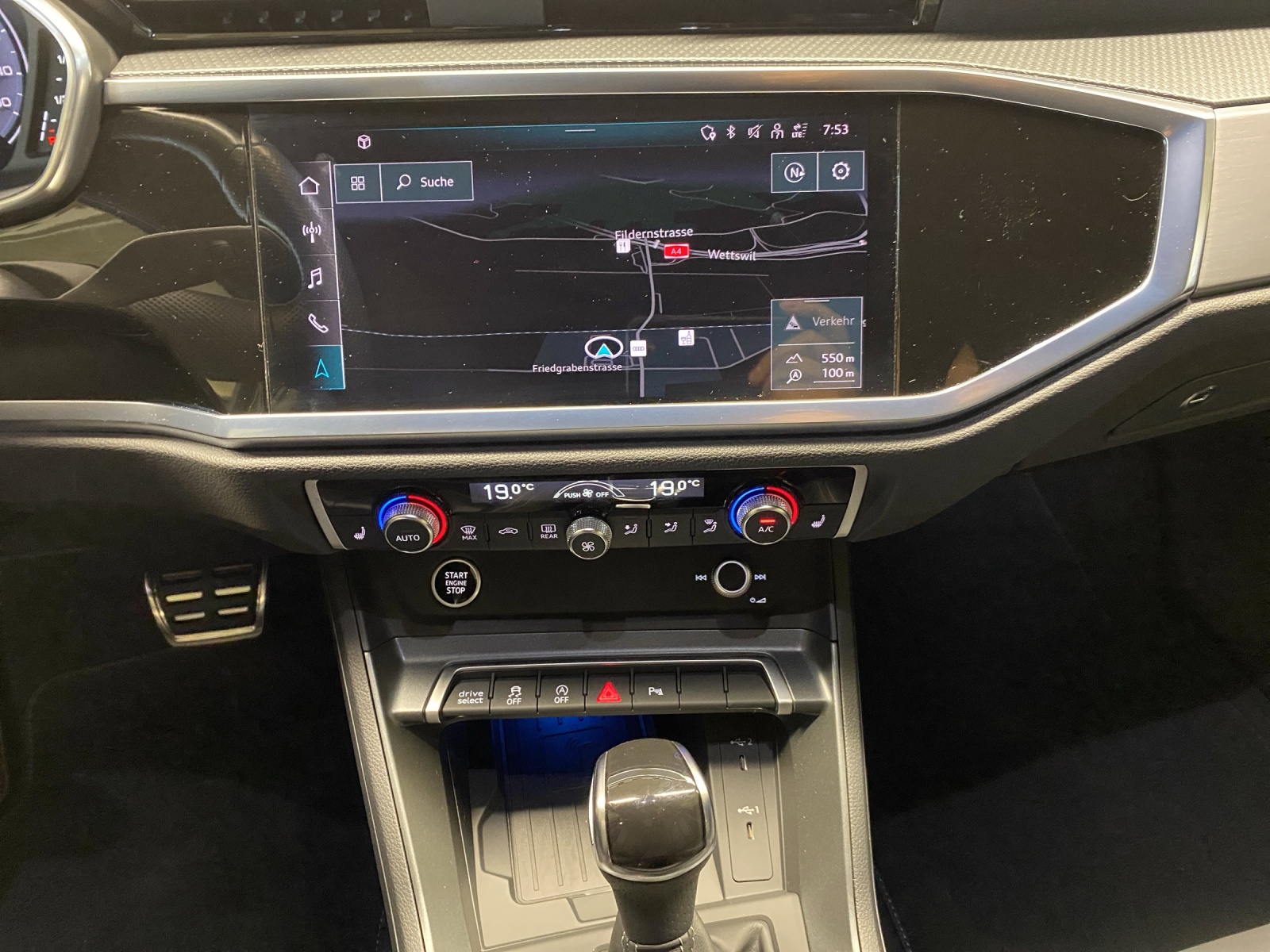 AUDI Q3 35 TFSI S line Attraction S-tronic-image-10