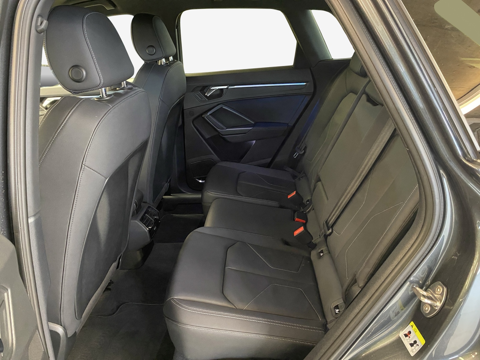 AUDI Q3 35 TFSI S line Attraction S-tronic-image-11
