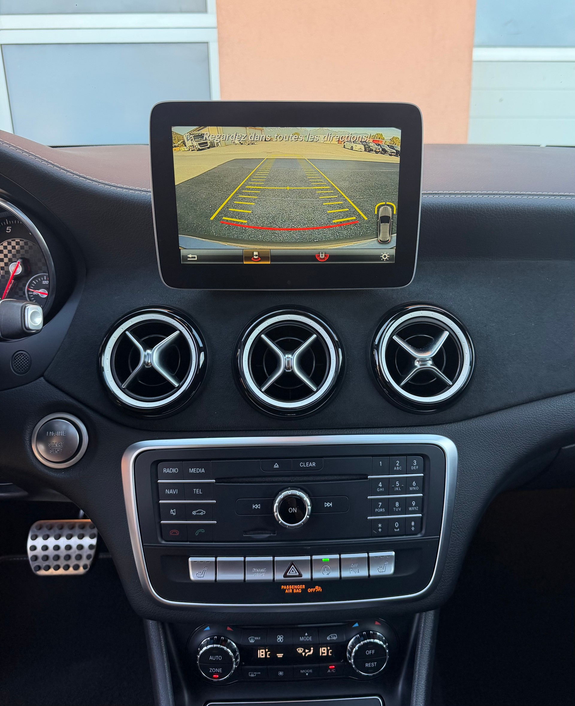 MERCEDES-BENZ A 250 Edition AMG line 4Matic 7G-DCT-image-9