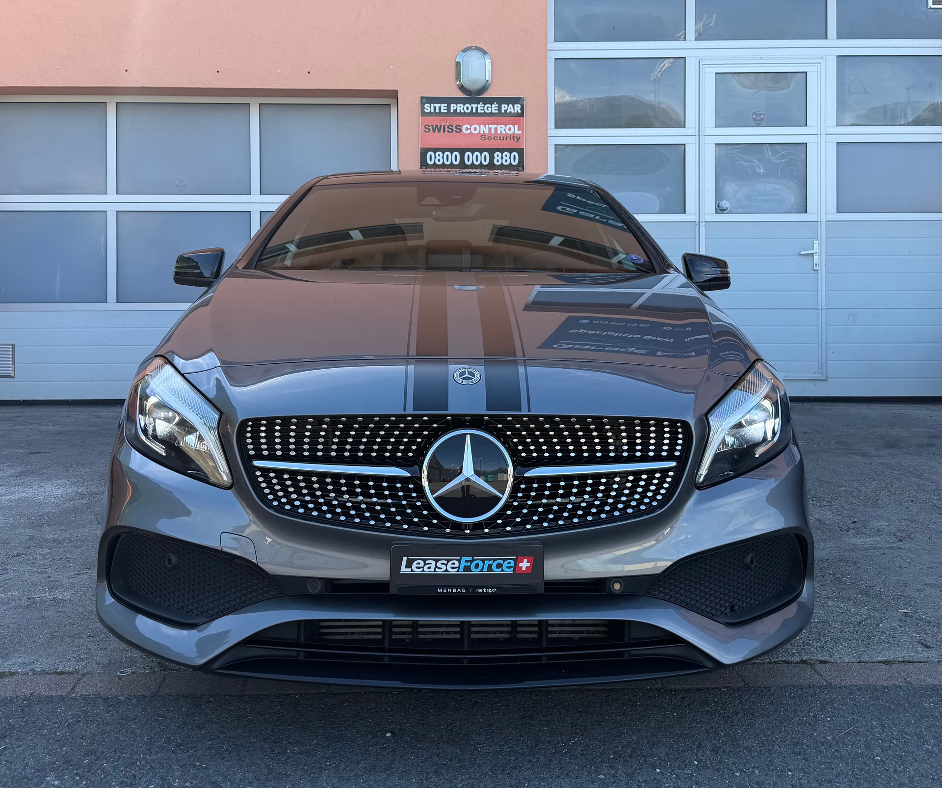 MERCEDES-BENZ A 250 Edition AMG line 4Matic 7G-DCT-image-4