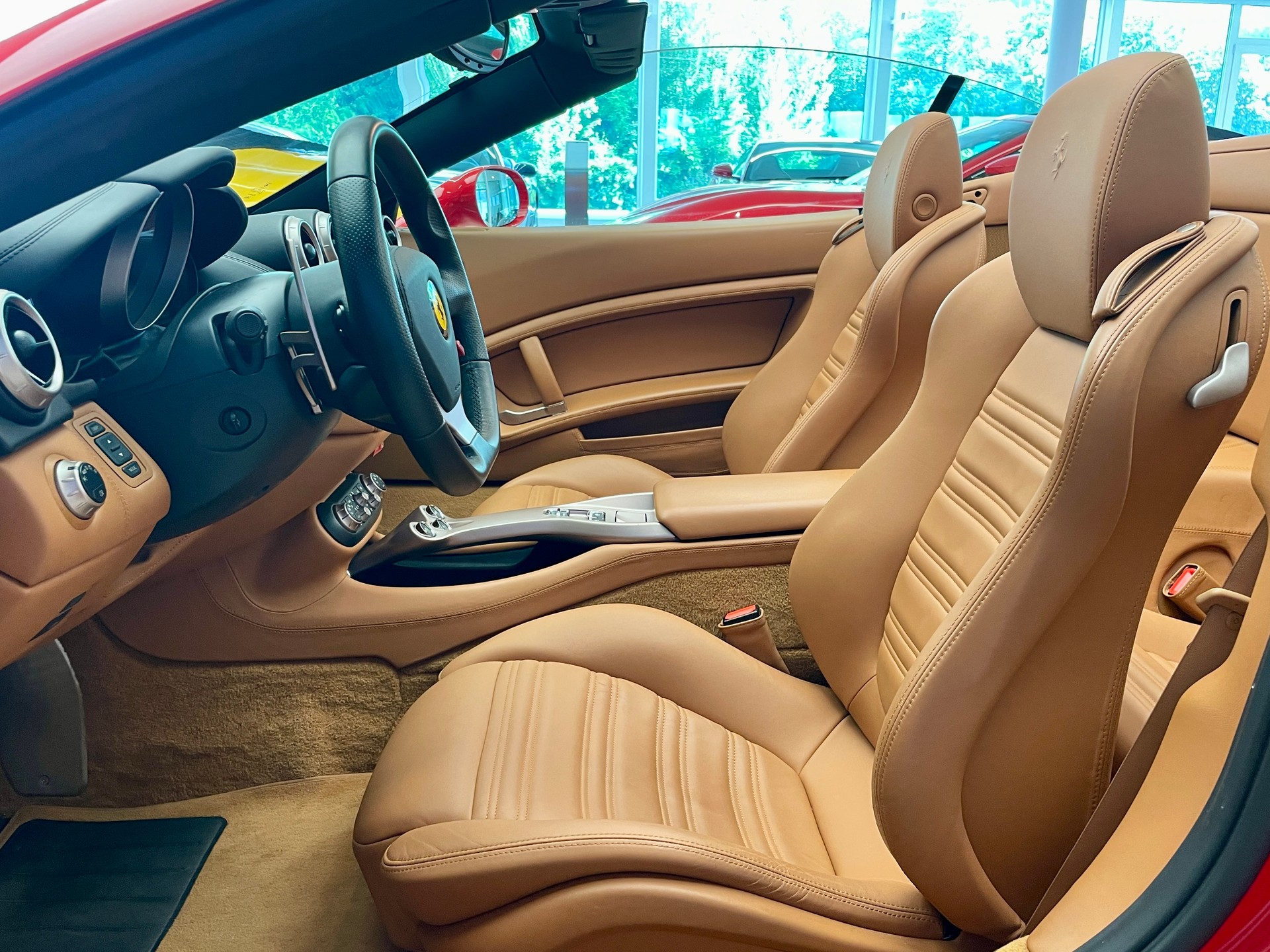 FERRARI California Trenta 490 cv-image-8