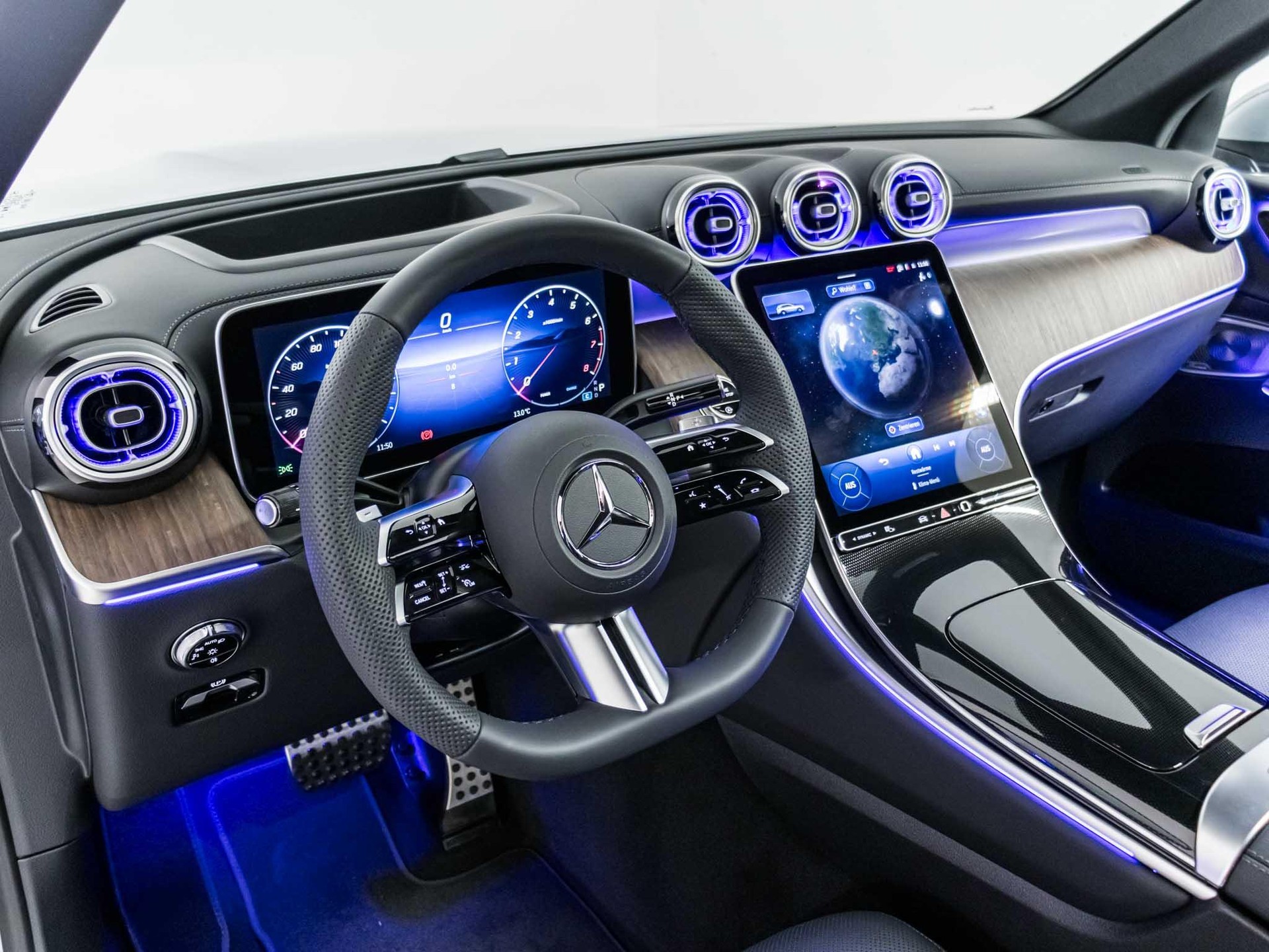 MERCEDES-BENZ GLC 300 4MATIC-image-9