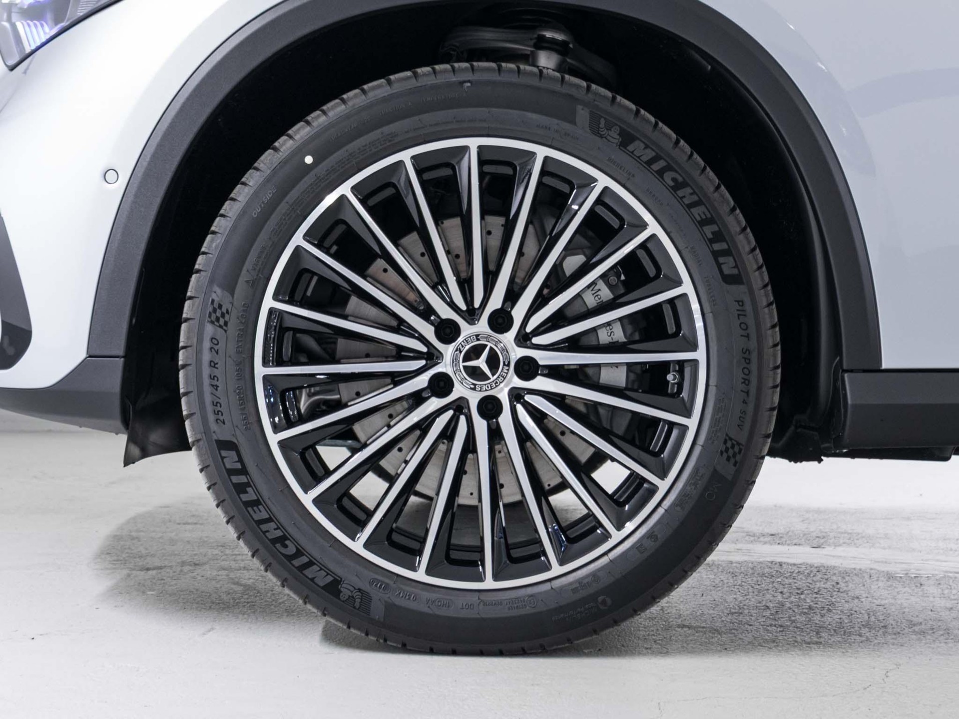 MERCEDES-BENZ GLC 300 4MATIC-image-14