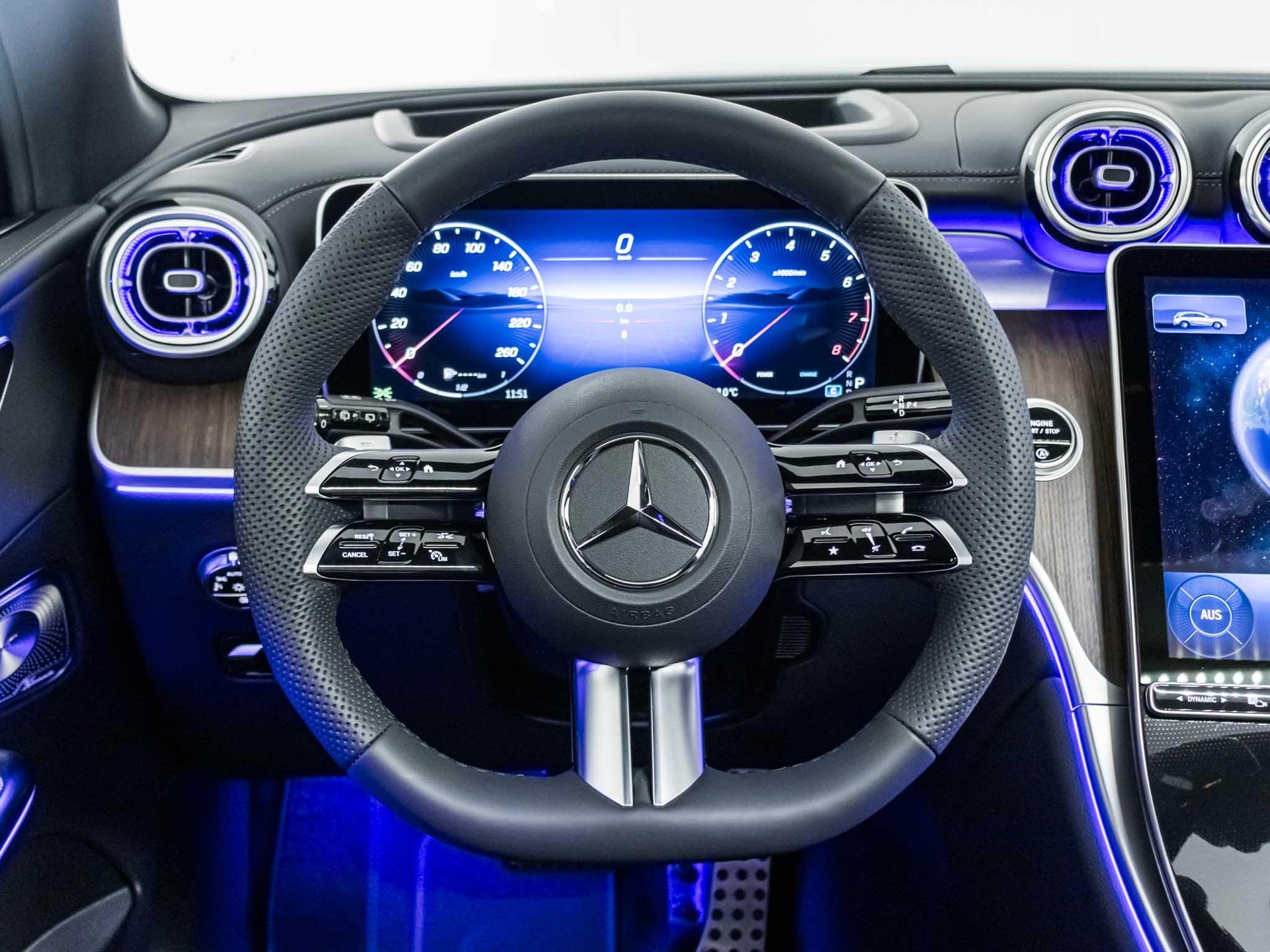 MERCEDES-BENZ GLC 300 4MATIC-image-10