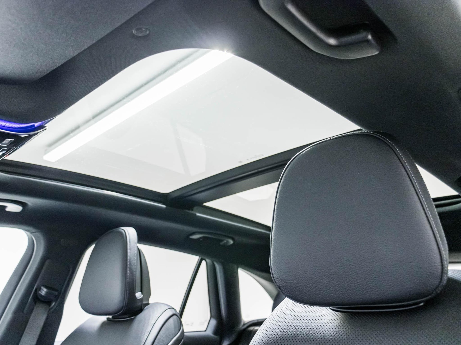 MERCEDES-BENZ GLC 300 4MATIC-image-8