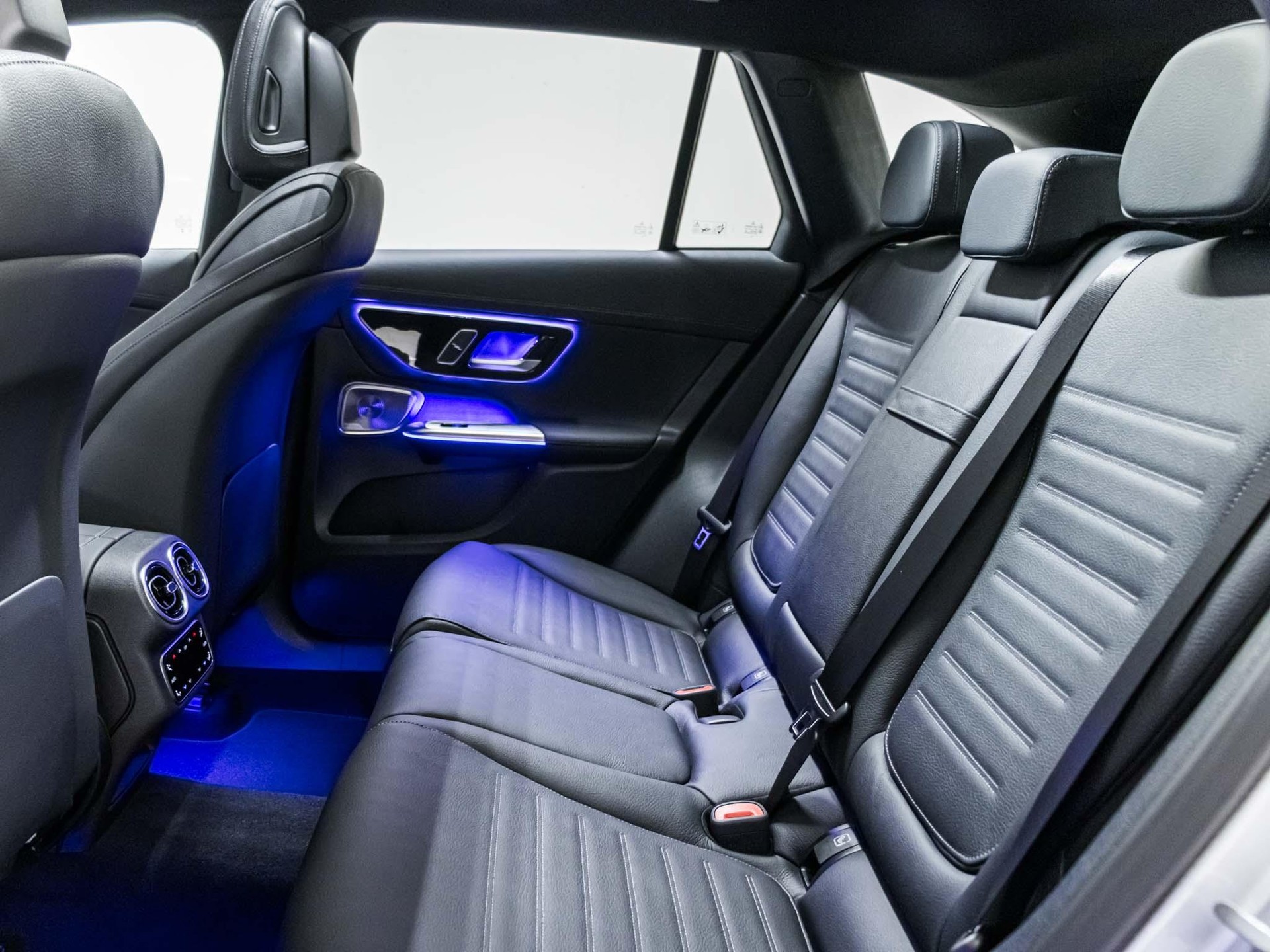 MERCEDES-BENZ GLC 300 4MATIC-image-7