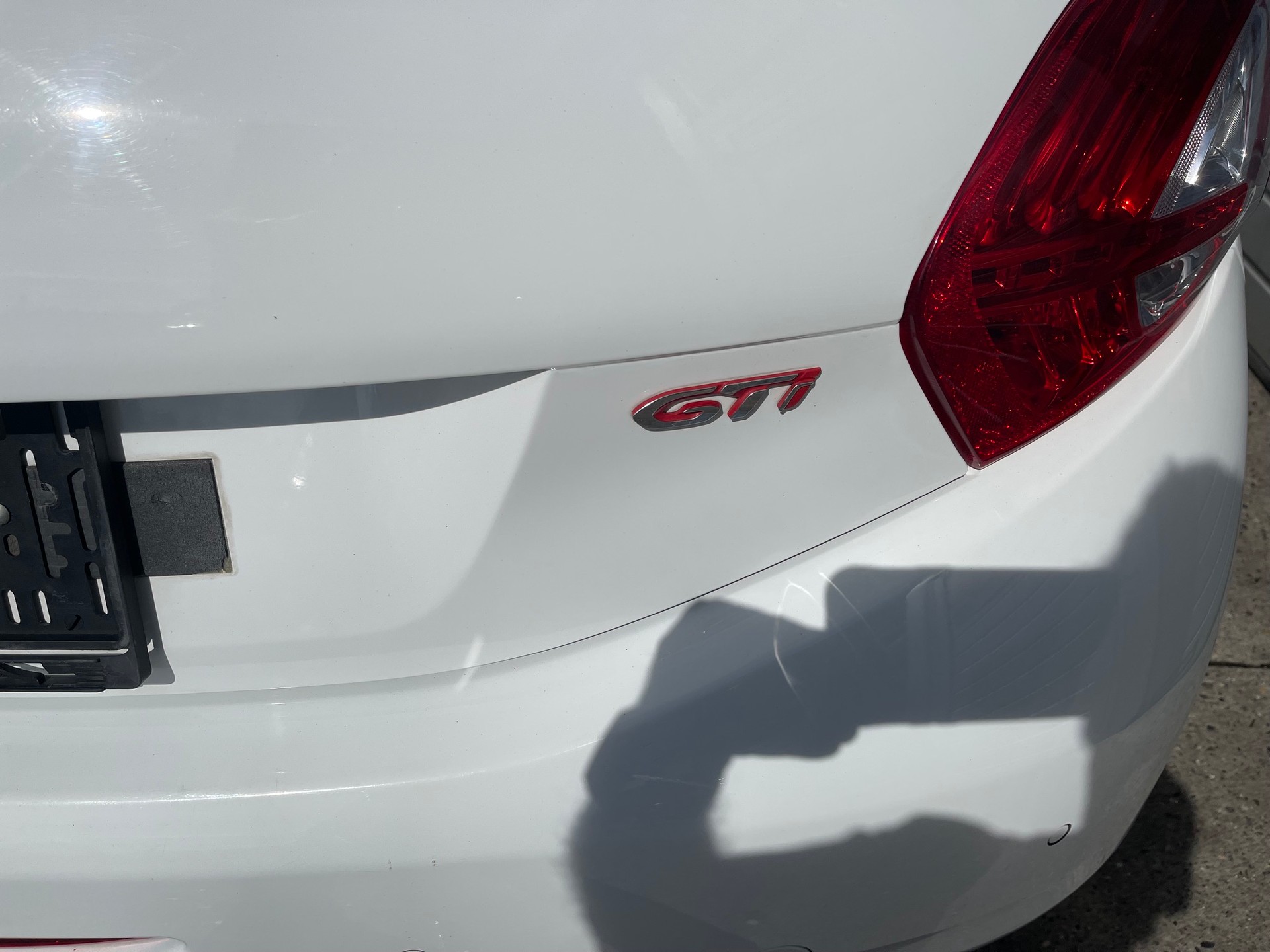 PEUGEOT 208 1.6 Turbo GTi-image-3