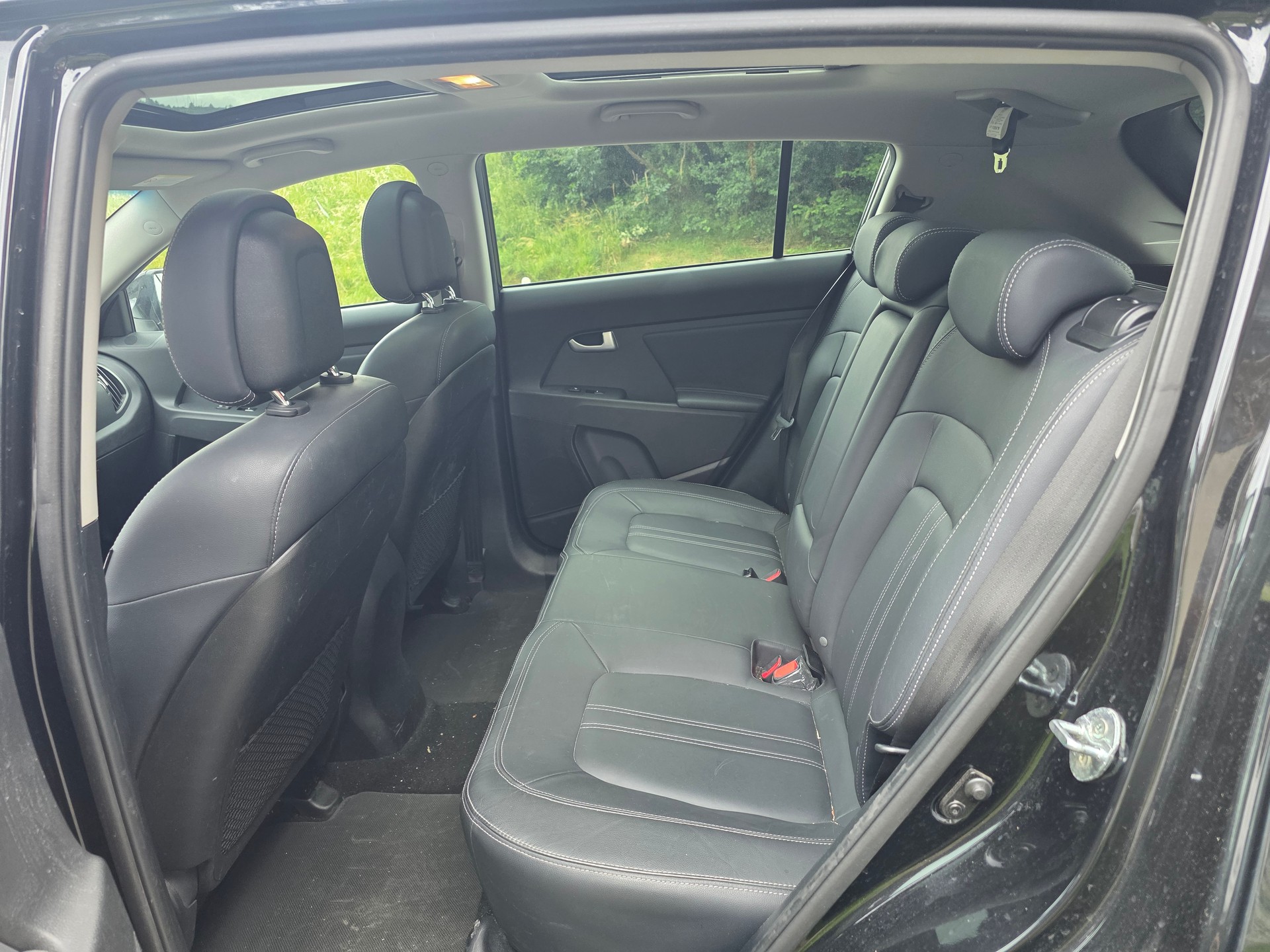 KIA Sportage 2.0 CRDi Trend 4WD Automatic-image-9