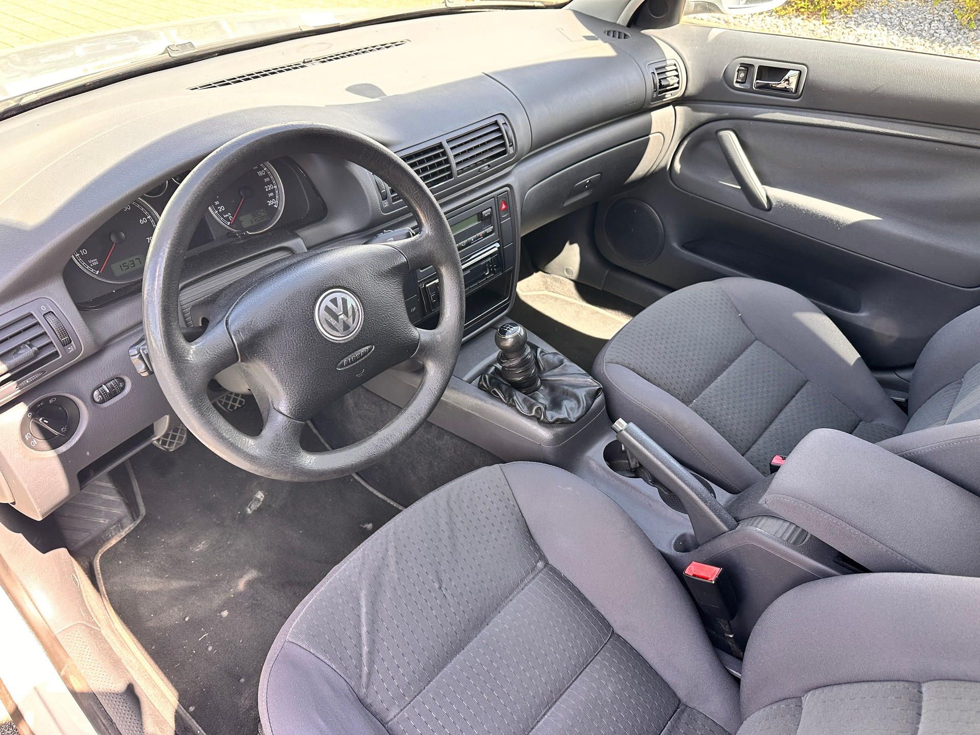 VW PASSAT-image-3