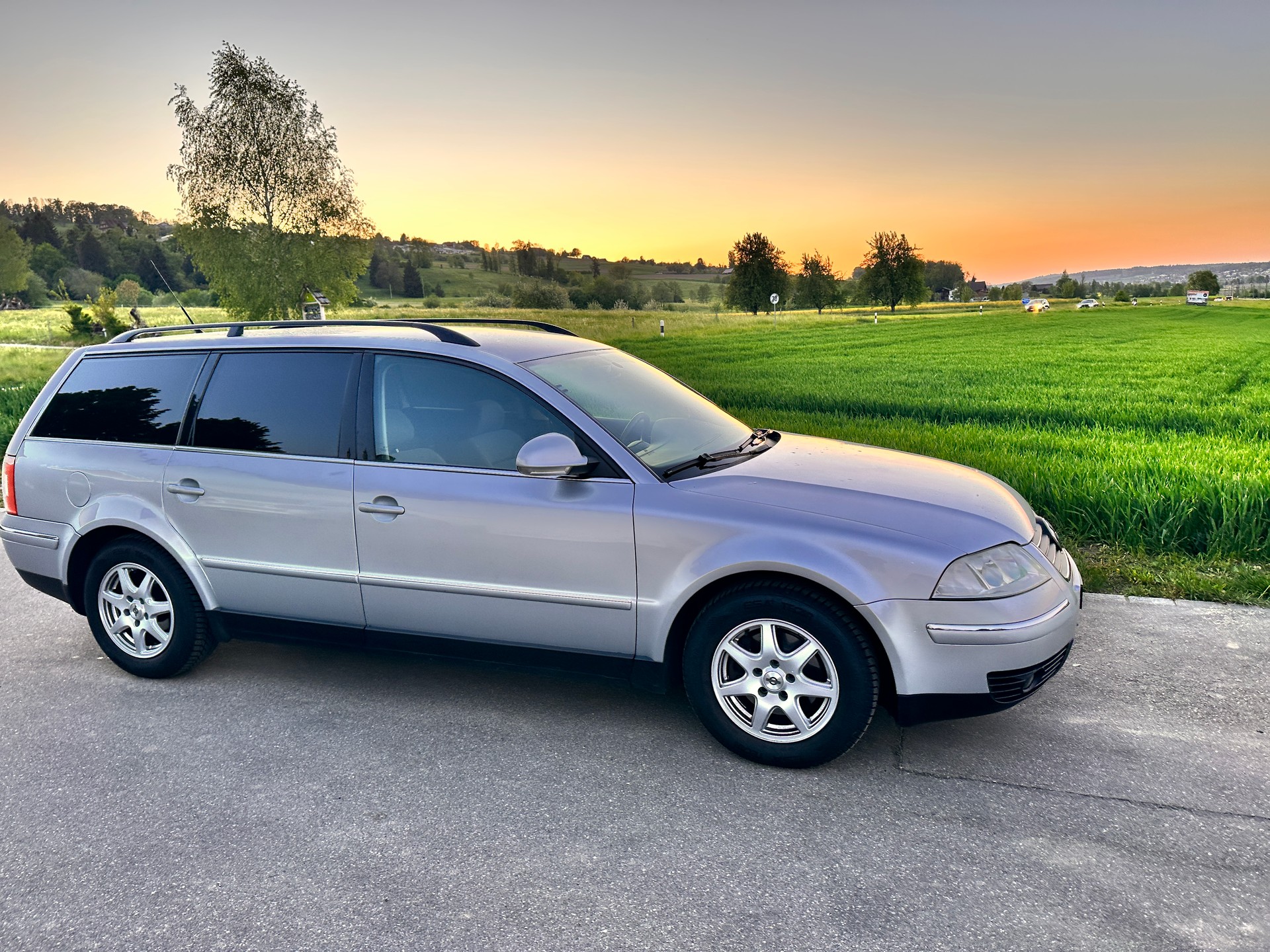 VW PASSAT-image-6