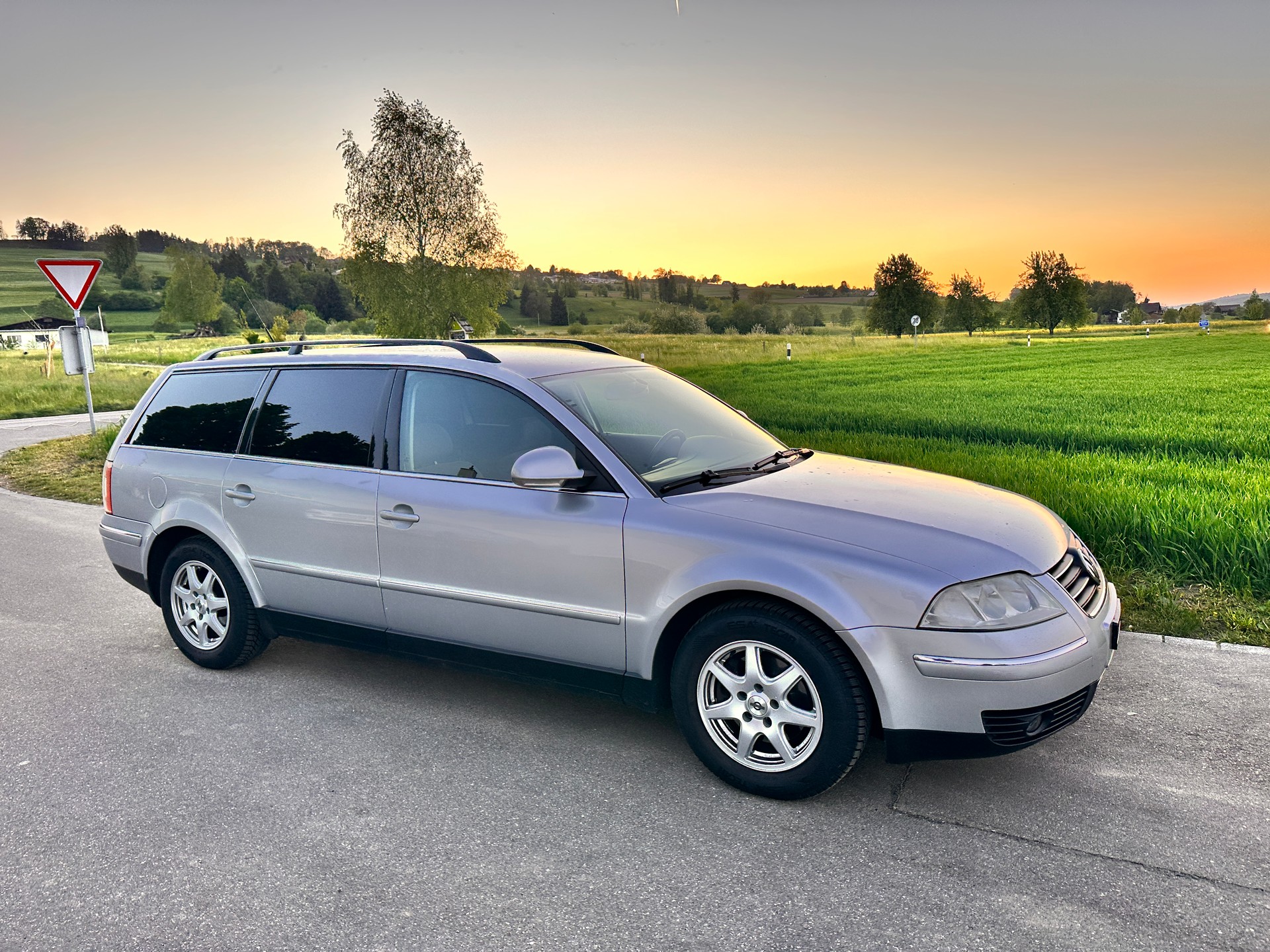 VW PASSAT-image-0