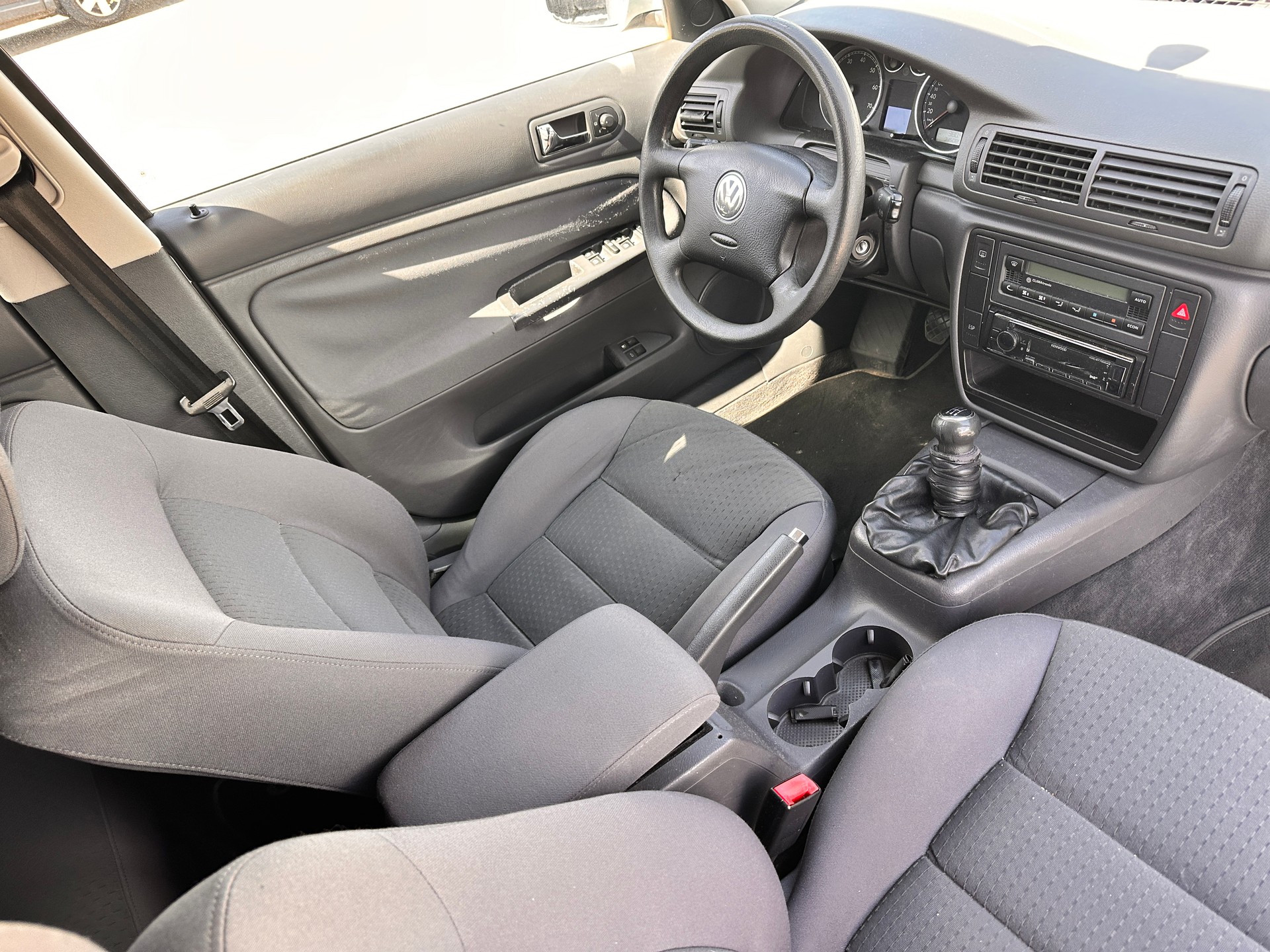 VW PASSAT-image-13