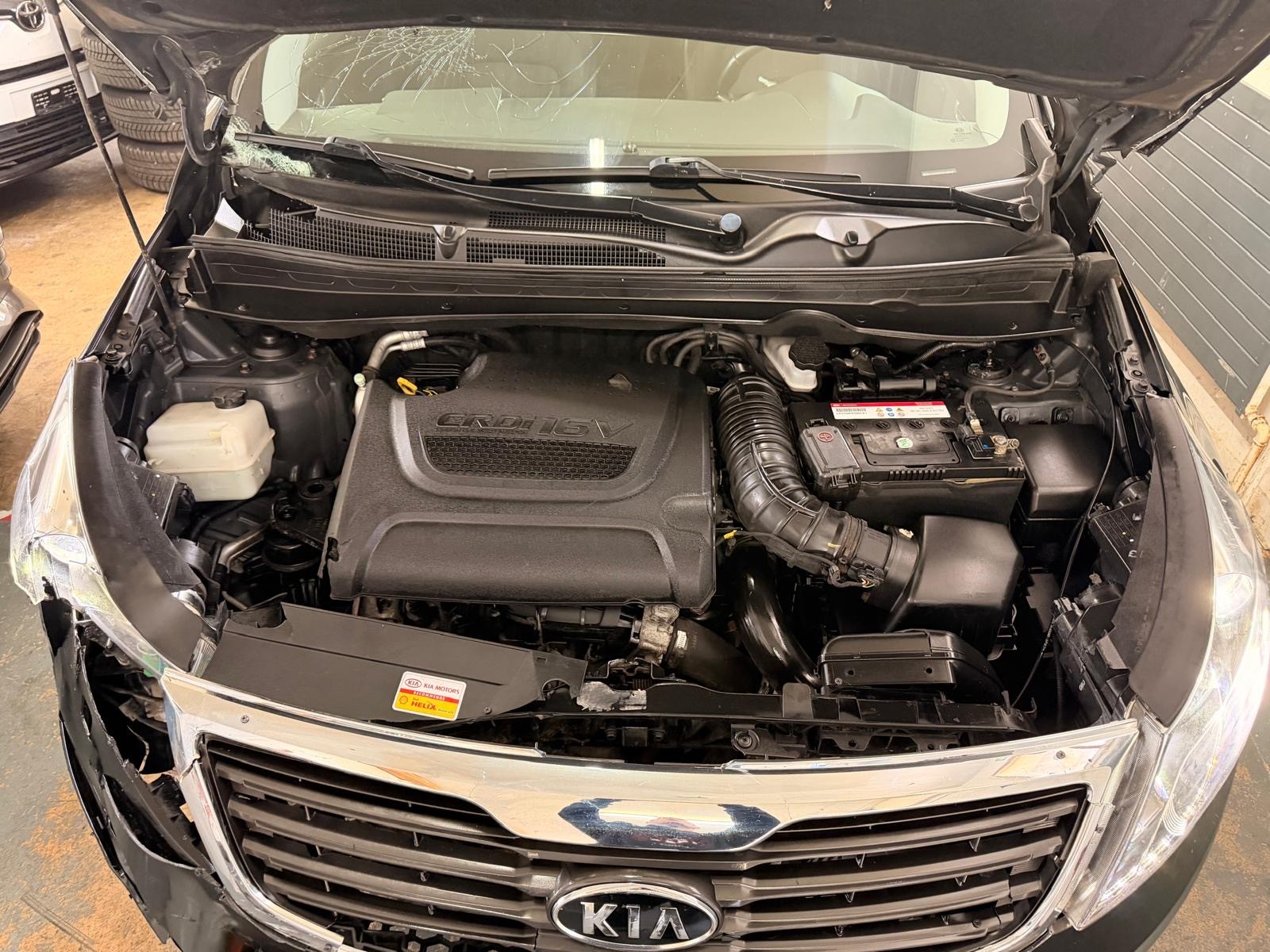 KIA Sportage 2.0 CRDi Style 4WD Automatic-image-6