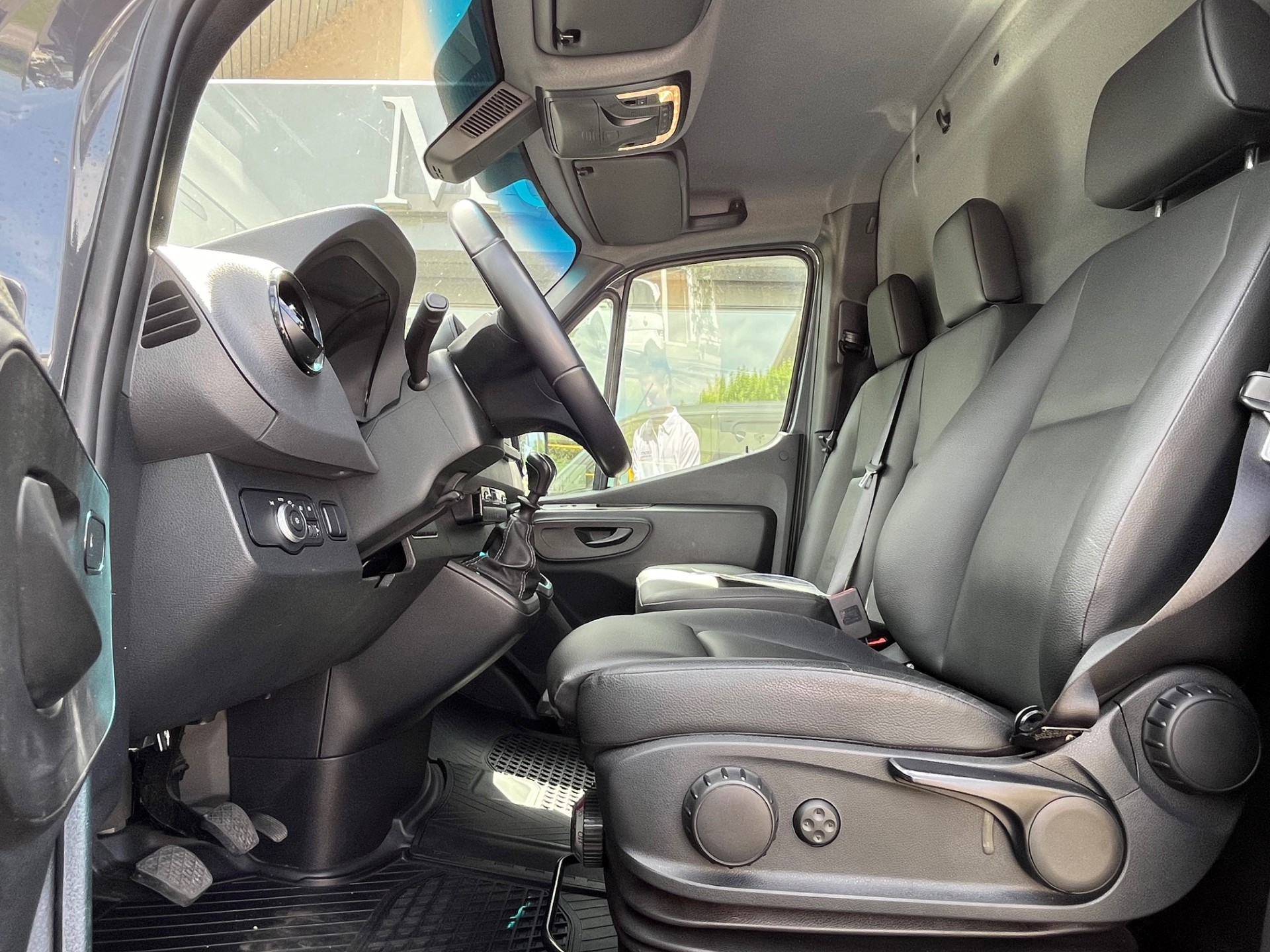 MERCEDES-BENZ Sprinter 319 CDI Standard-image-9