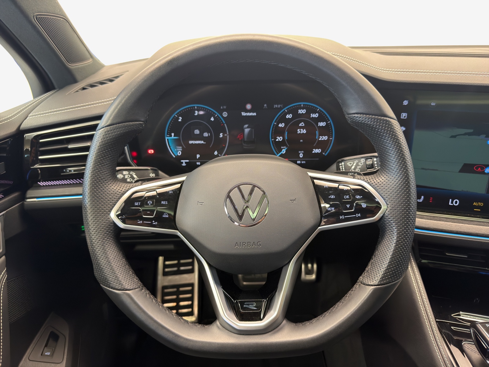 VW Touareg 3.0 TDI R-Line Tiptronic-image-9