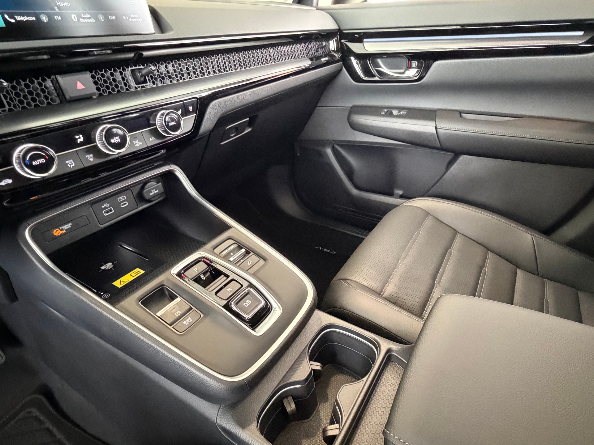 HONDA CR-V 2.0i MMD Hybrid Advance 4WD Automatic-image-10