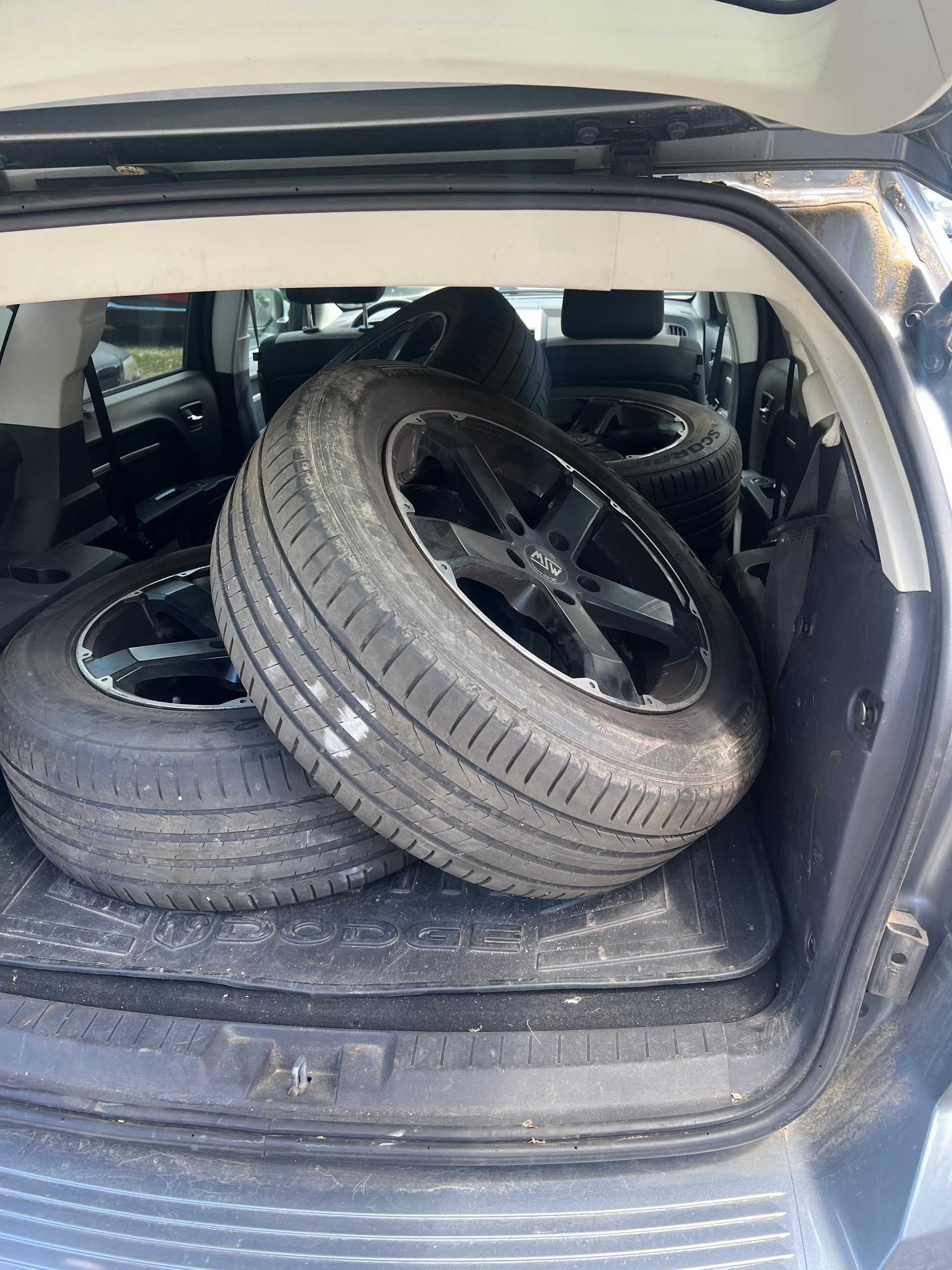 DODGE Journey 2.0 CRD SXT-image-8