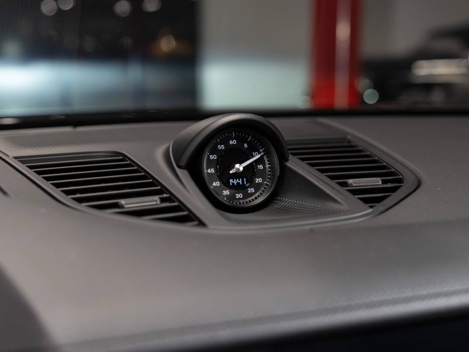 PORSCHE Panamera 4S E-Hybrid-image-10