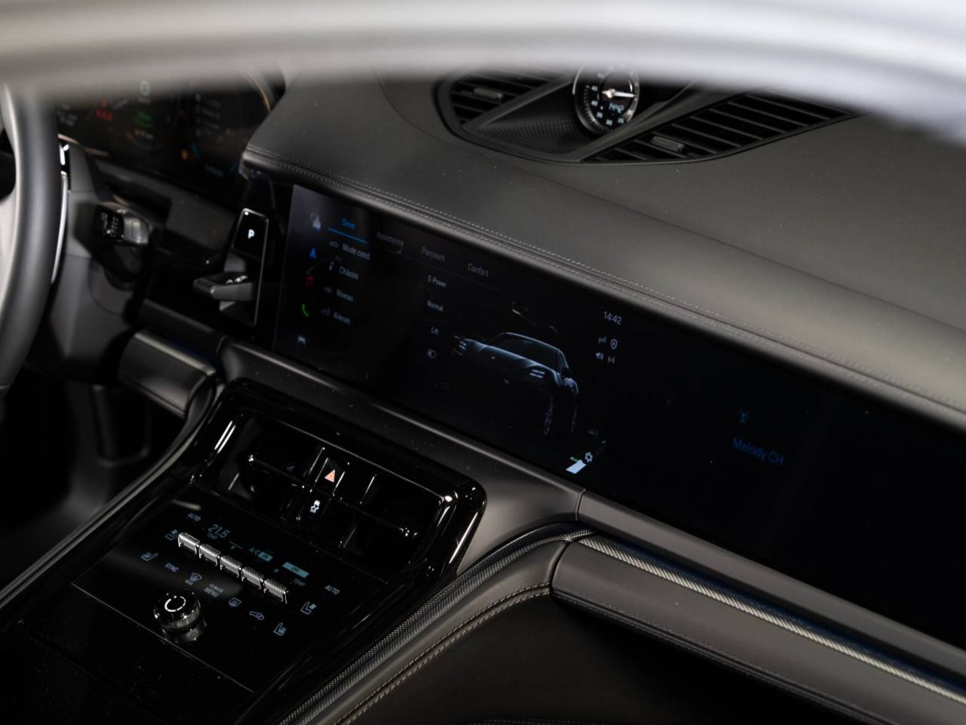 PORSCHE Panamera 4S E-Hybrid-image-12