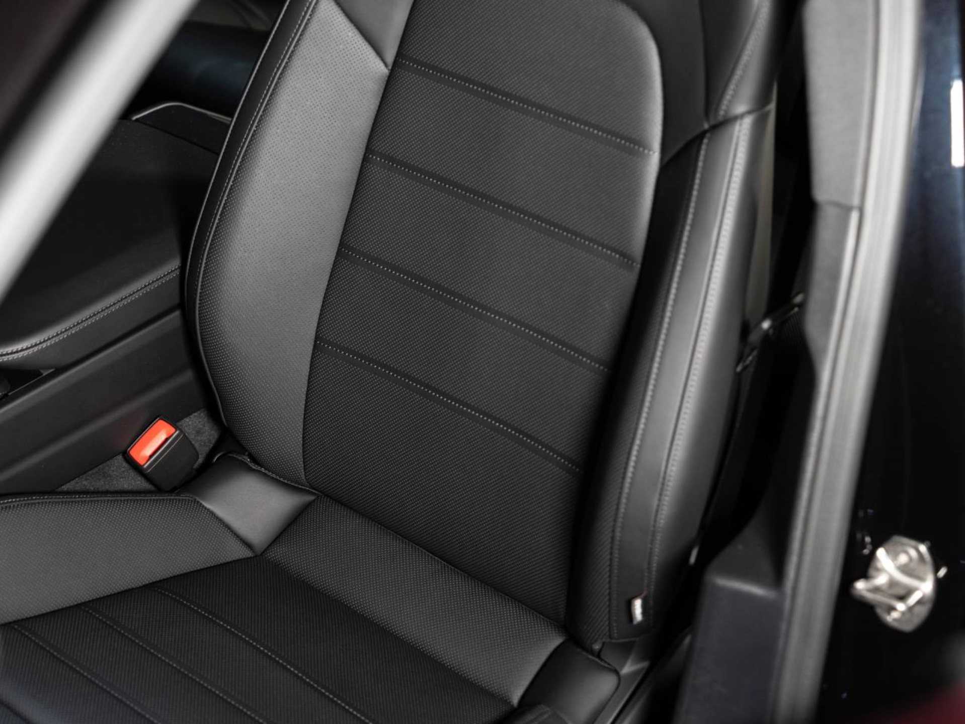 PORSCHE Panamera 4S E-Hybrid-image-19