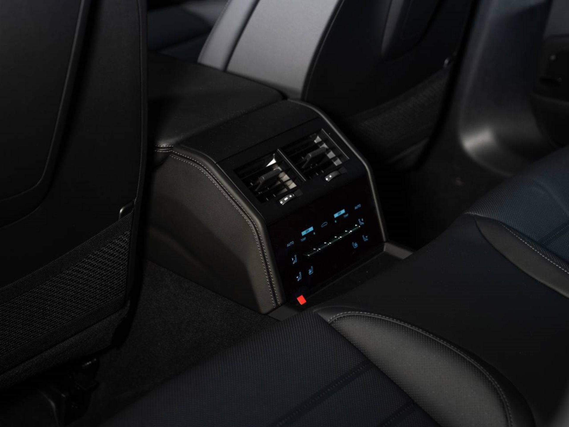PORSCHE Panamera 4S E-Hybrid-image-15