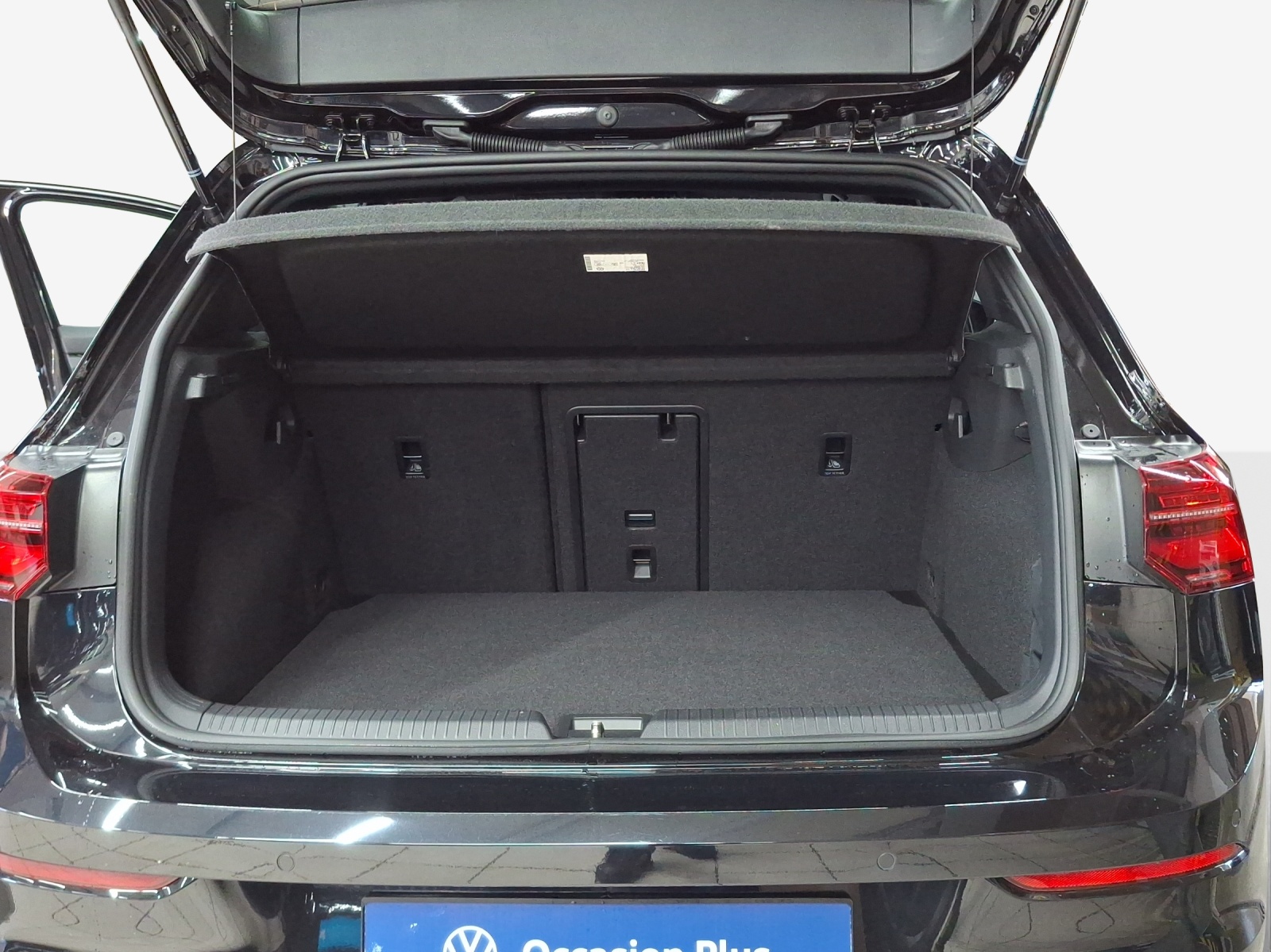 VW Golf 2.0 TSI R DSG 4Motion R 20 Years-image-12