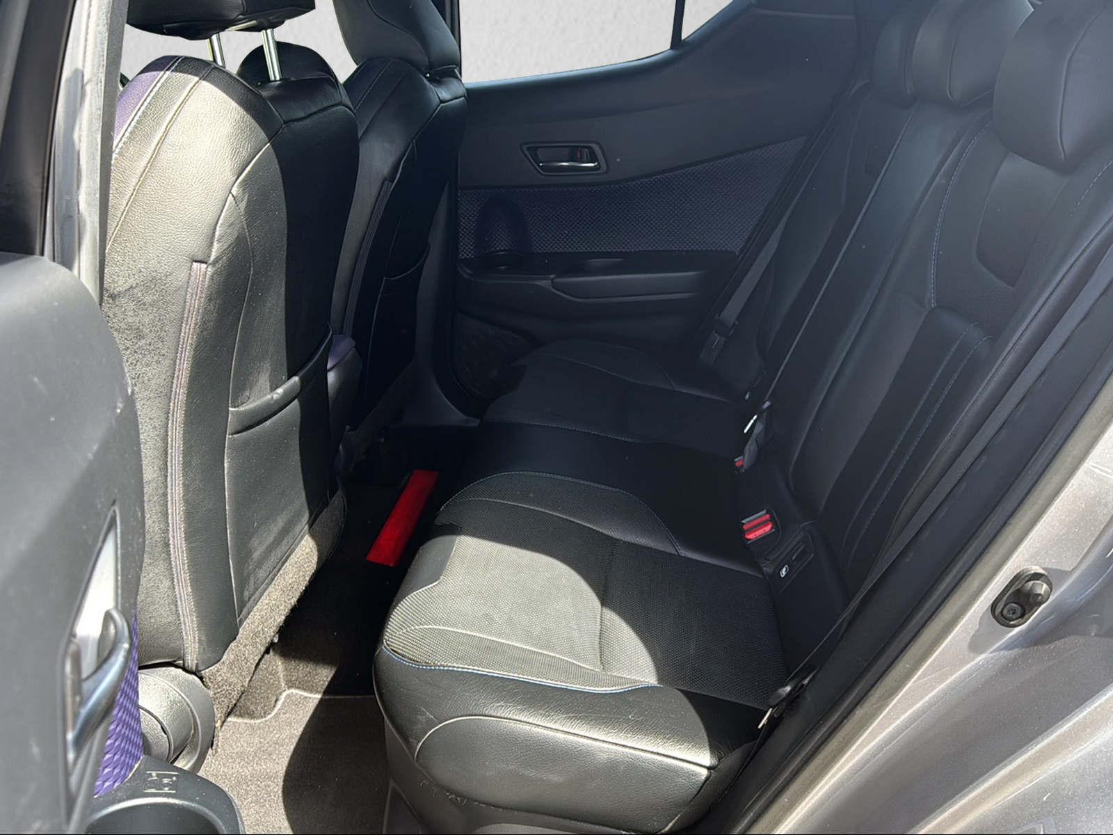 TOYOTA C-HR 1.8 VVTi HSD First Edition-image-11