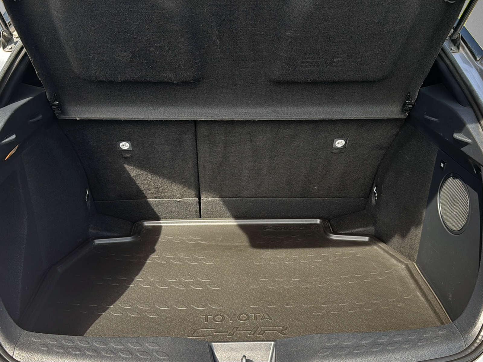 TOYOTA C-HR 1.8 VVTi HSD First Edition-image-9